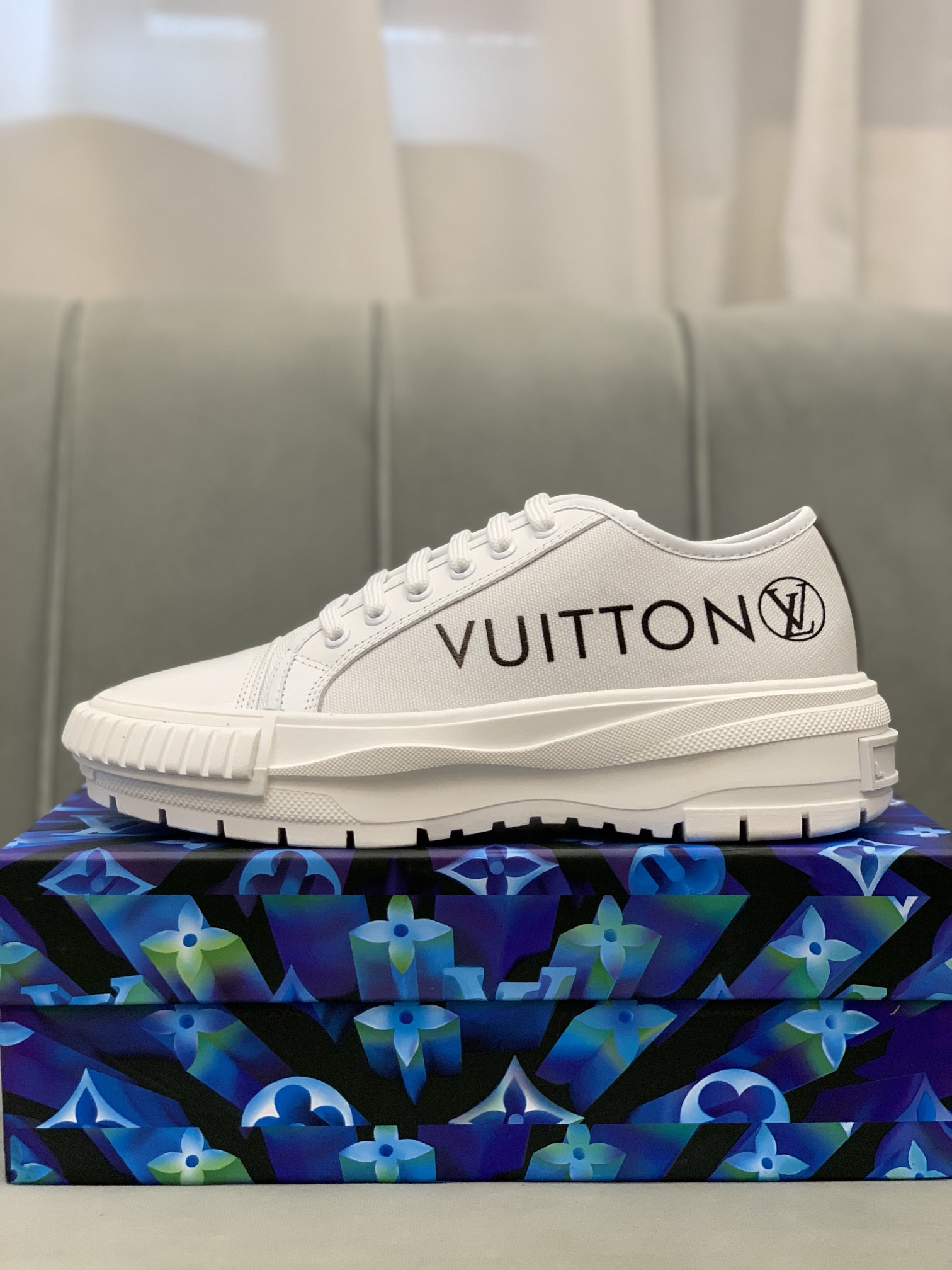 Louis Vuitton Squad sneaker 1 - vstockx