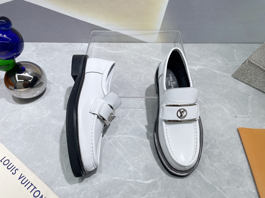 Louis Vuitton shoes WOMEN 3 - vstockx