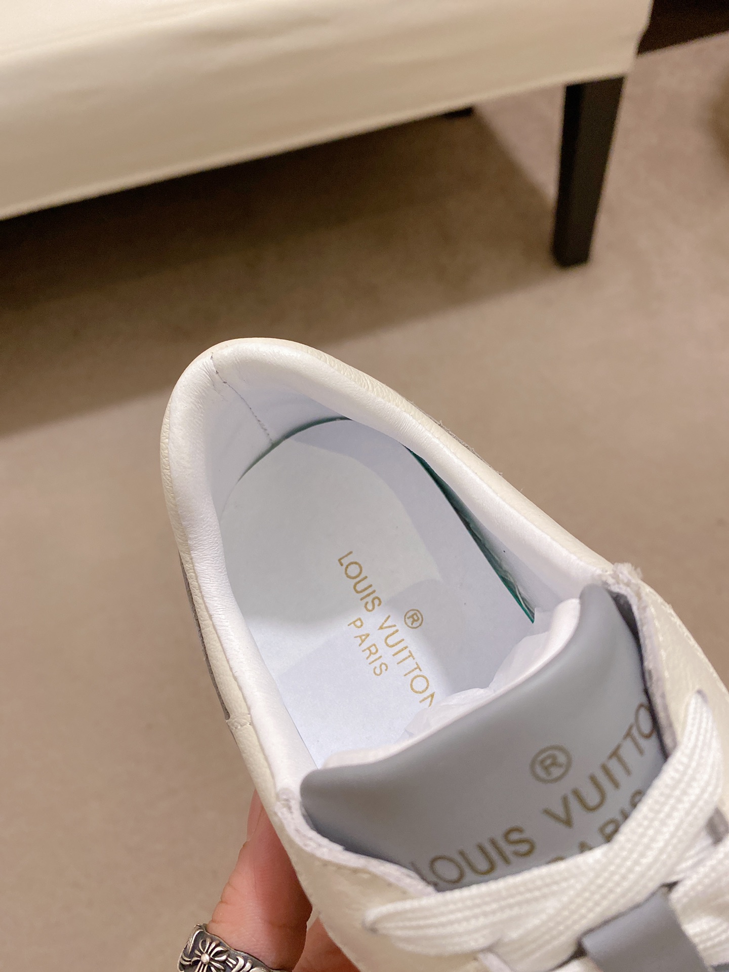 Louis Vuitton Low Top sneaker 123 - vstockx