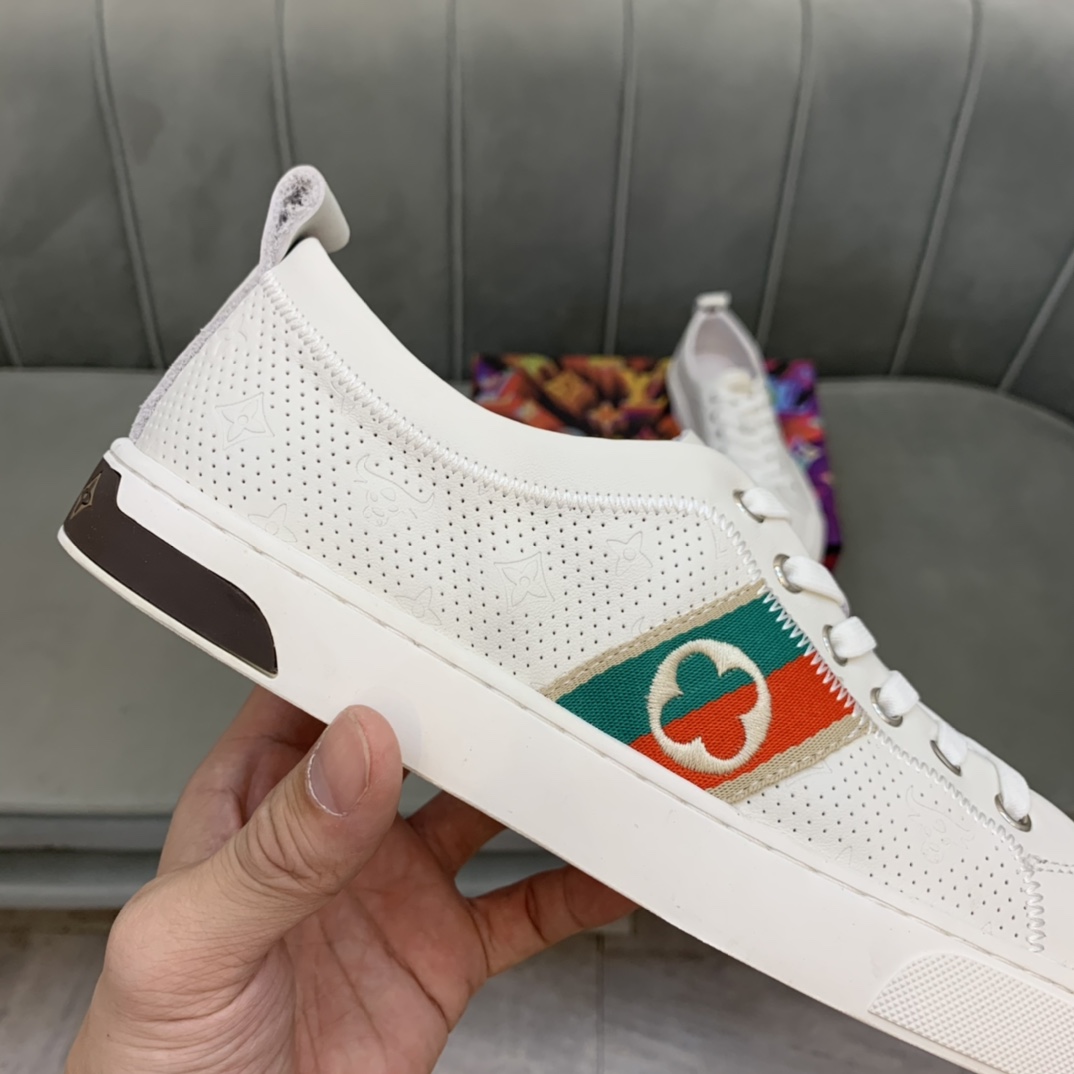 Louis Vuitton Low Top sneaker 14 - vstockx