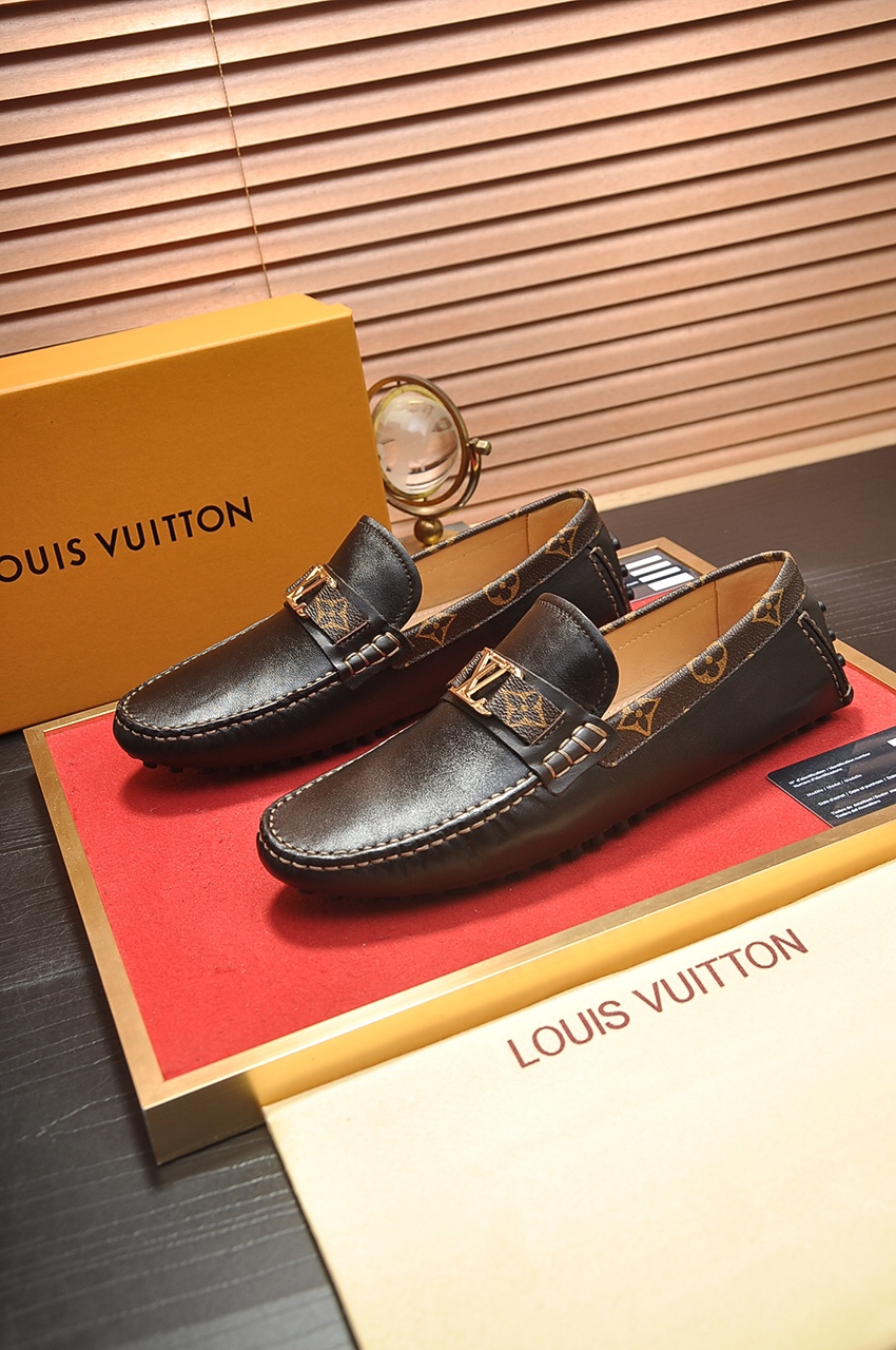 Louis Vuitton Leather Boots 12 - vstockx