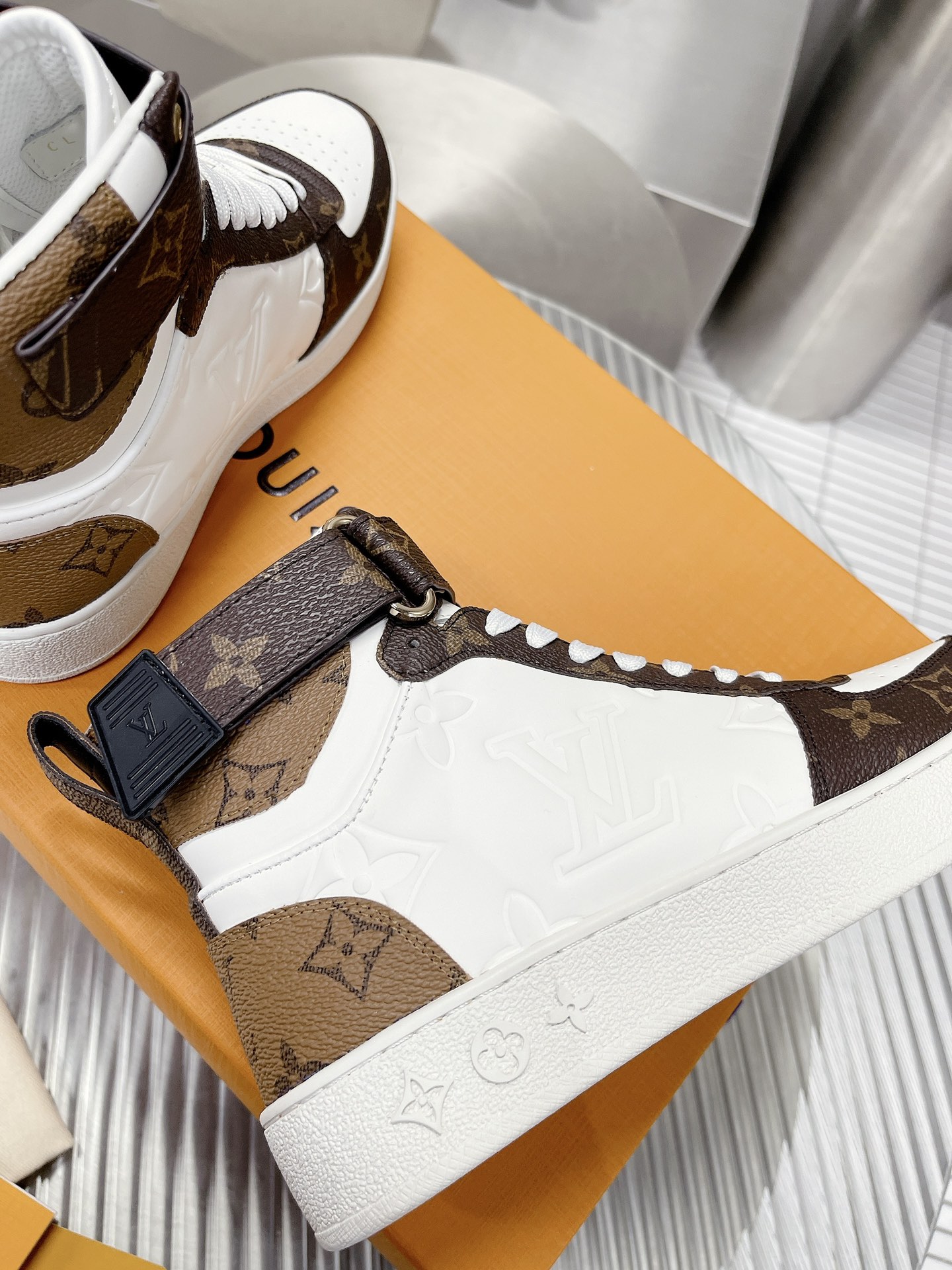 Louis Vuitton RIVOLI TRAINER BOOTS SNEAKER 11 - vstockx