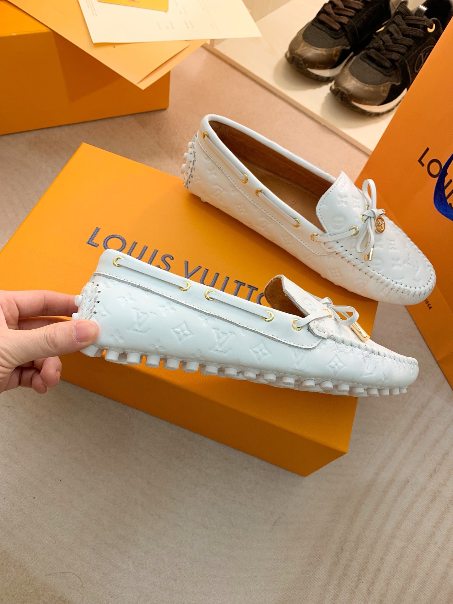 Louis Vuitton GLORIA FLAT LOAFERS WOMEN 11 - vstockx