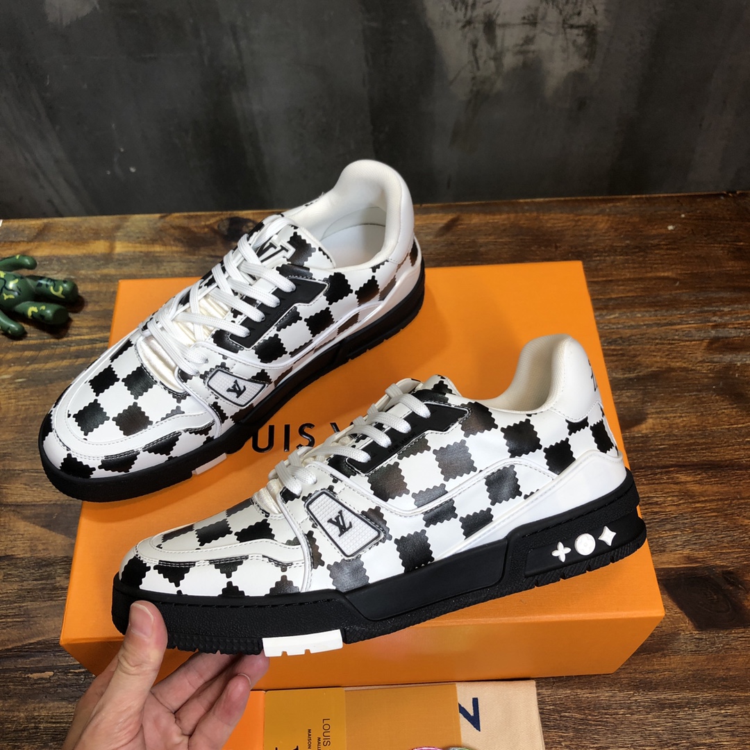 Louis Vuitton Trainer Sneakers 52 - vstockx