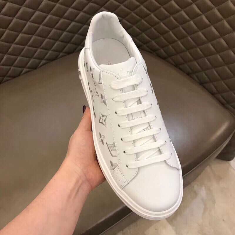 Louis Vuitton Low Top sneaker 32 - vstockx