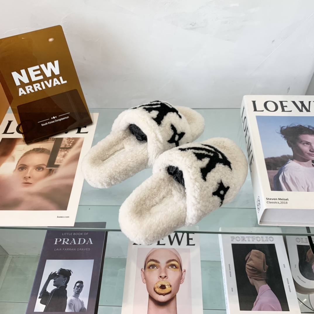 Louis Vuitton GLORIA FLAT LOAFERS WOMEN 12 - vstockx