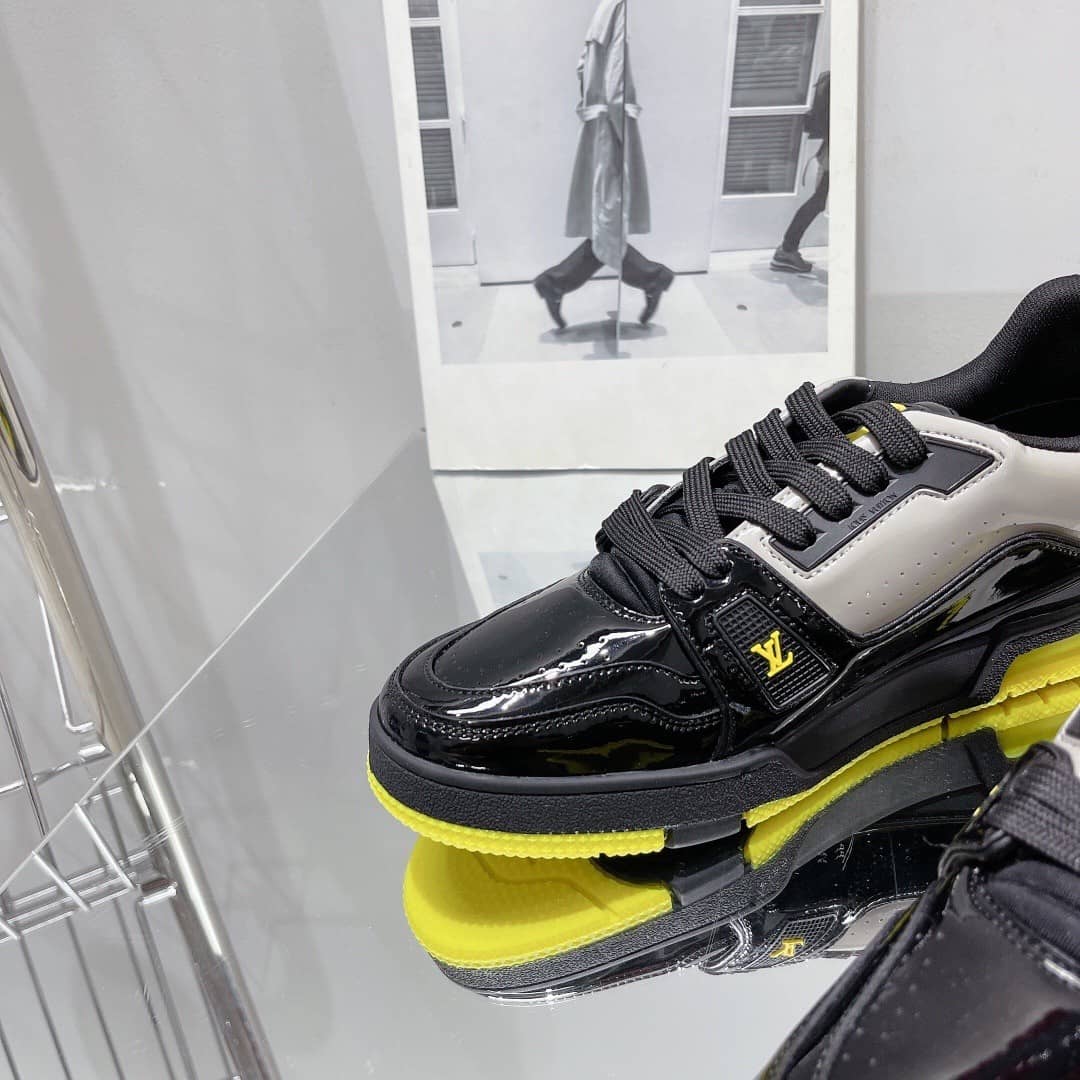 Louis Vuitton Trainer Black Yellow - vstockx