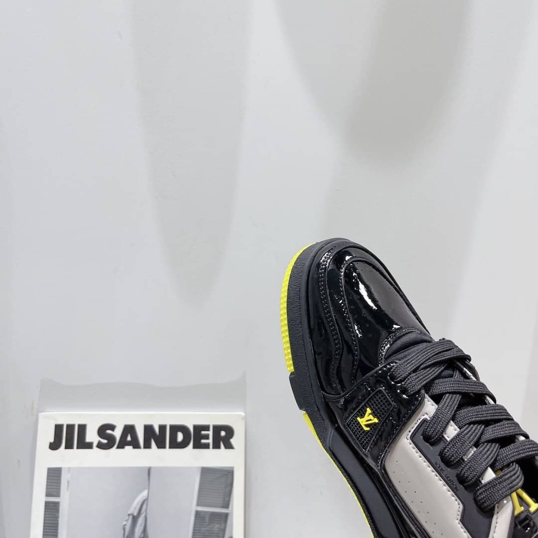 Louis Vuitton Trainer Black Yellow - vstockx