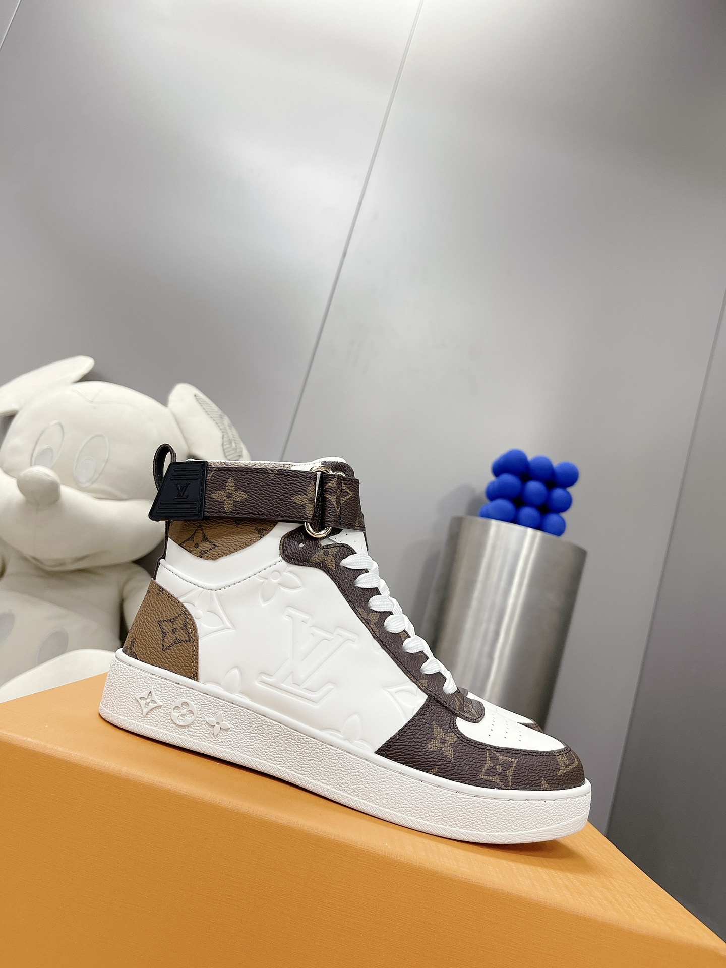 Louis Vuitton RIVOLI TRAINER BOOTS SNEAKER 11 - vstockx