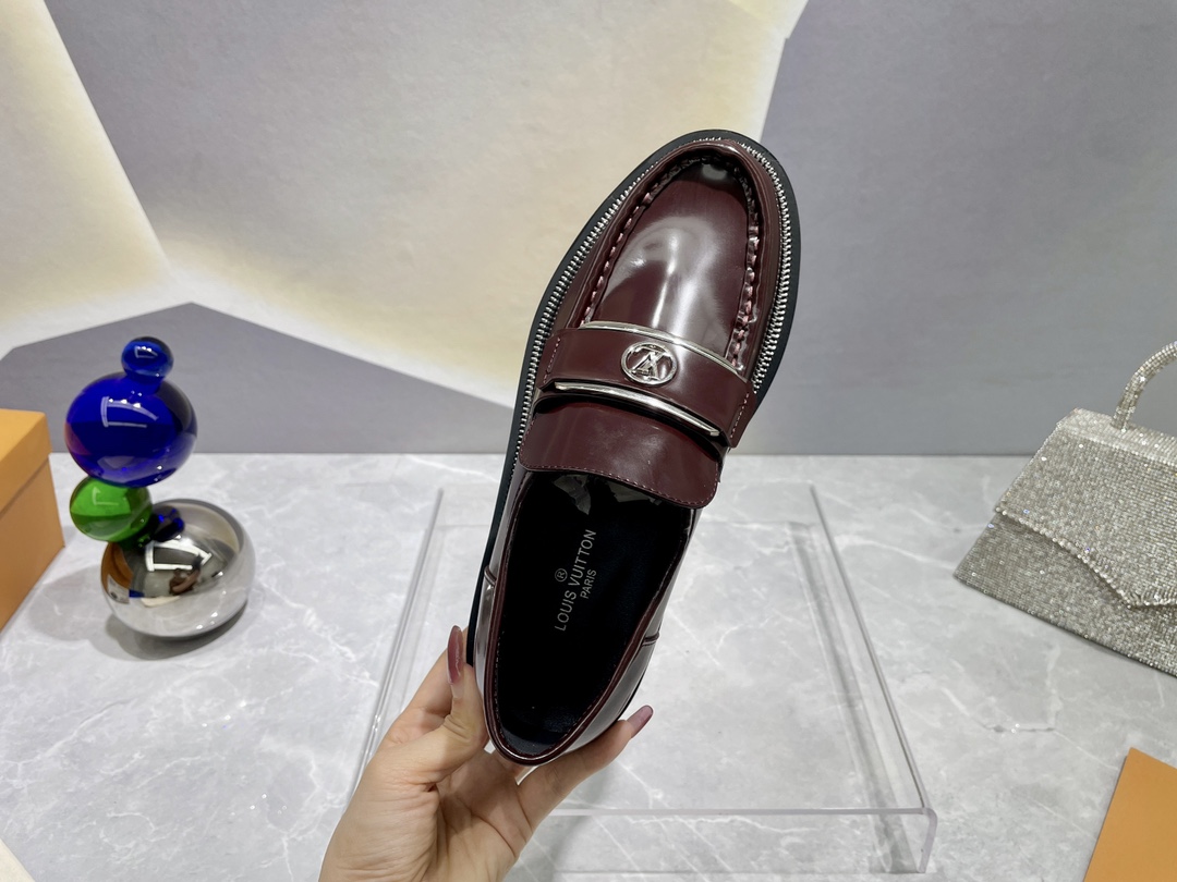 Louis Vuitton shoes WOMEN 3 - vstockx