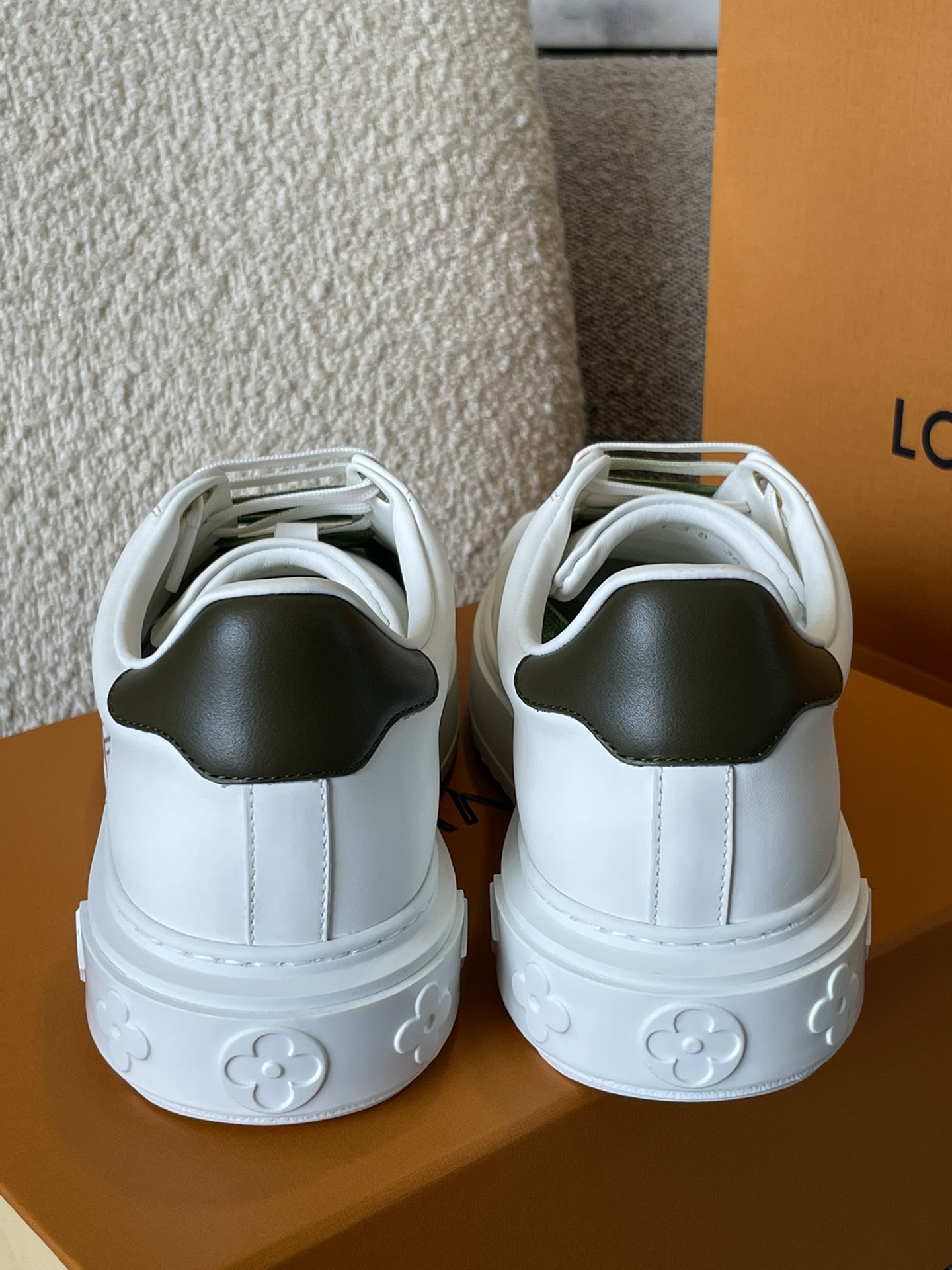 Louis Vuitton TIME OUT TRAINERS 1 - vstockx
