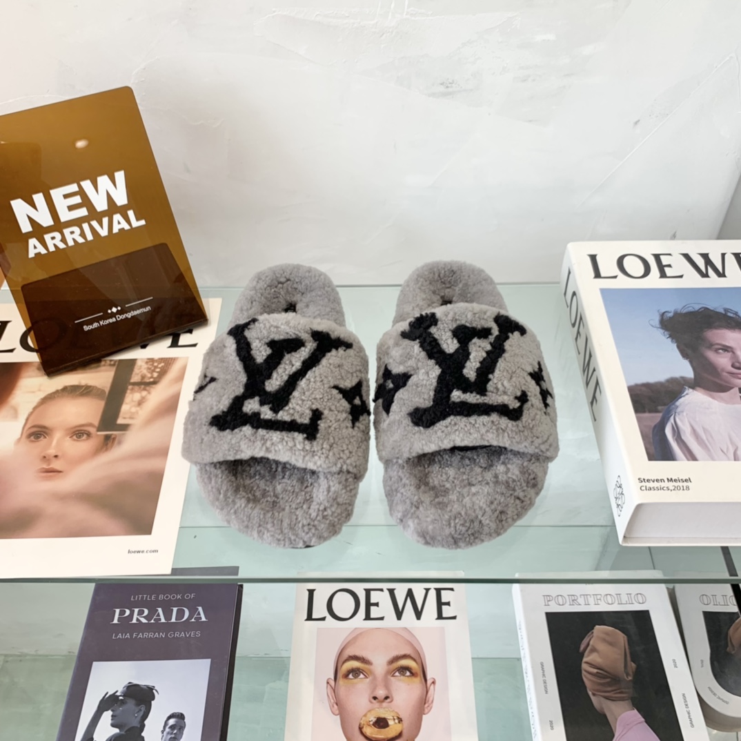 Louis Vuitton GLORIA FLAT LOAFERS WOMEN 12 - vstockx