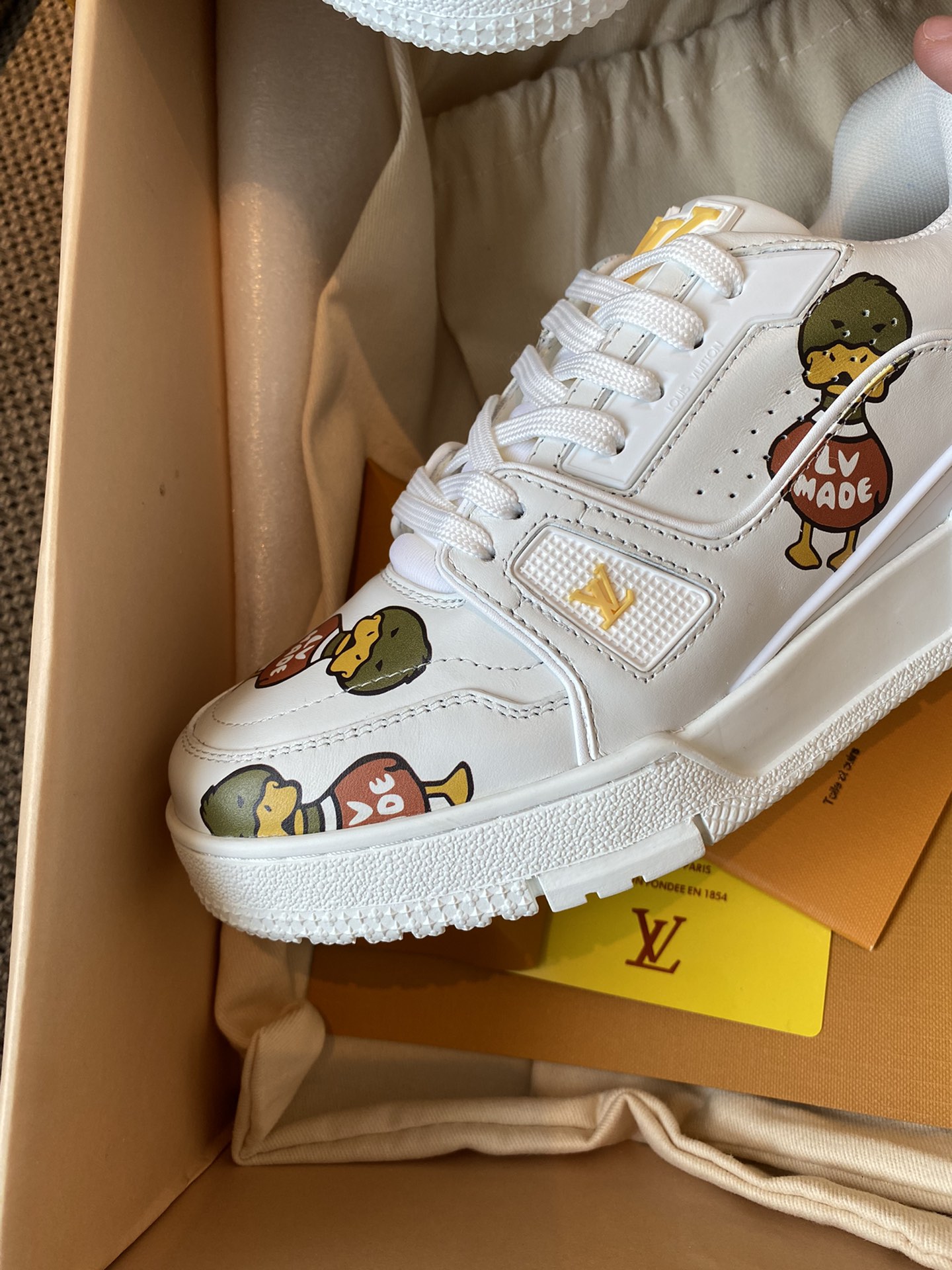 Louis Vuitton LV TRAINERS SNEAKER 9 - vstockx