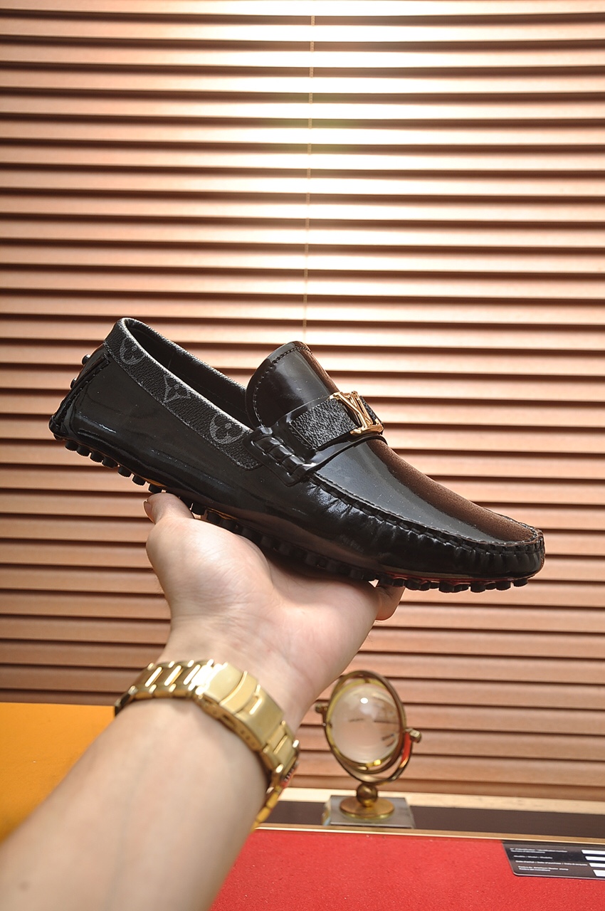Louis Vuitton Leather Boots 18 - vstockx