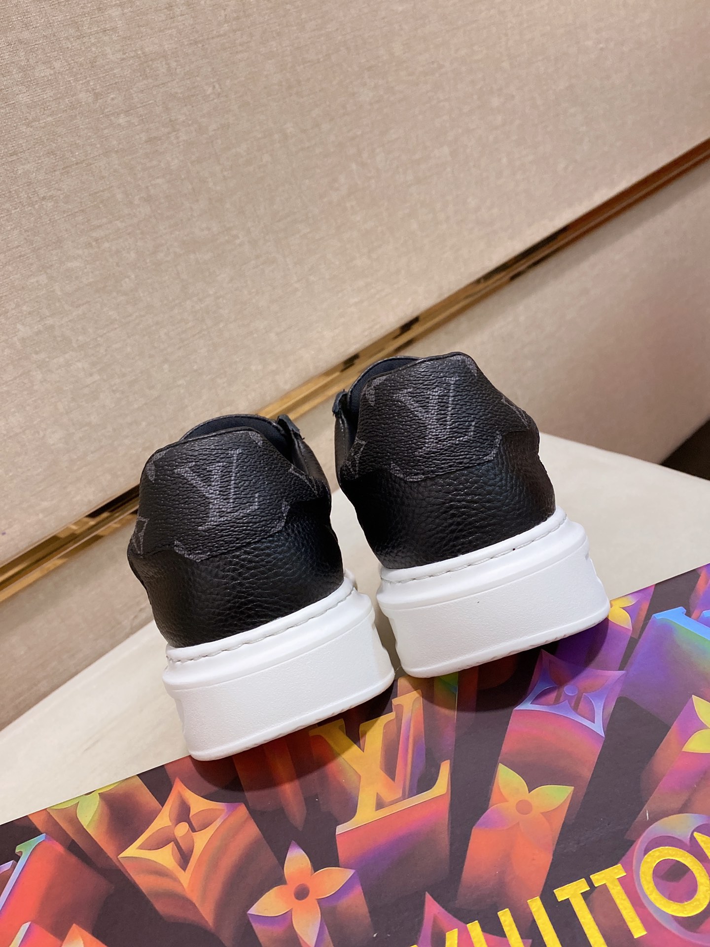 Louis Vuitton Low Top sneaker 111 - vstockx