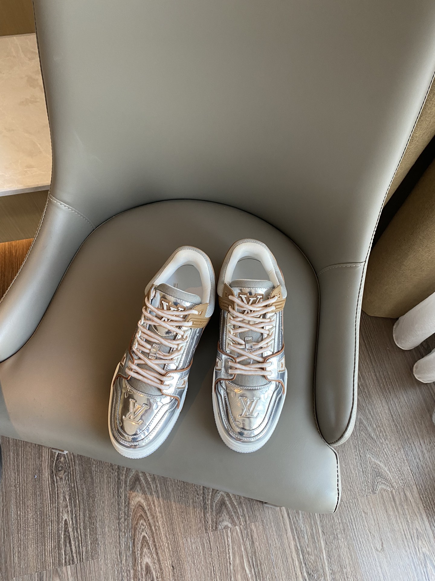 Louis Vuitton LV TRAINERS SNEAKER 9 - vstockx