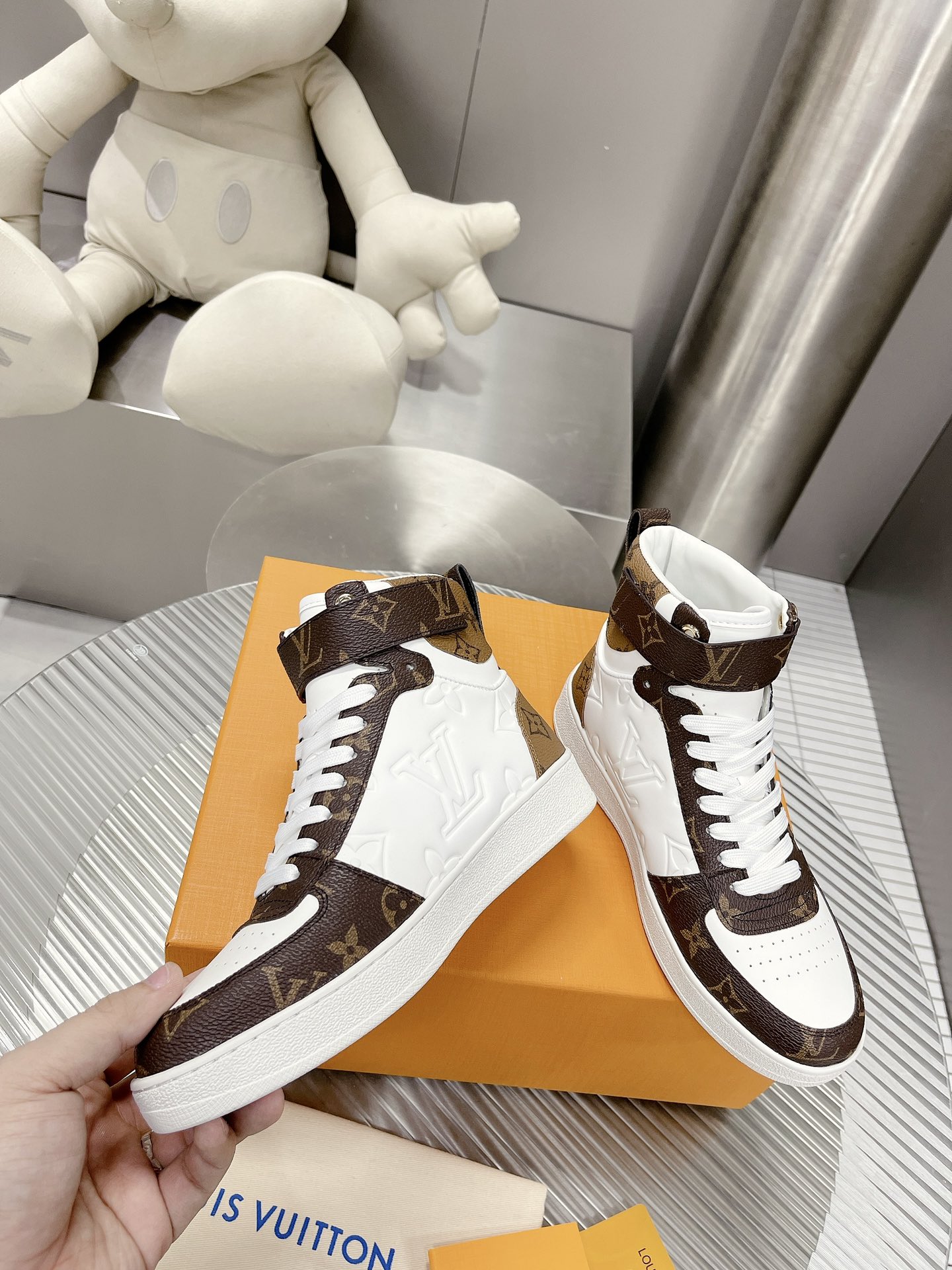Louis Vuitton RIVOLI TRAINER BOOTS SNEAKER 11 - vstockx