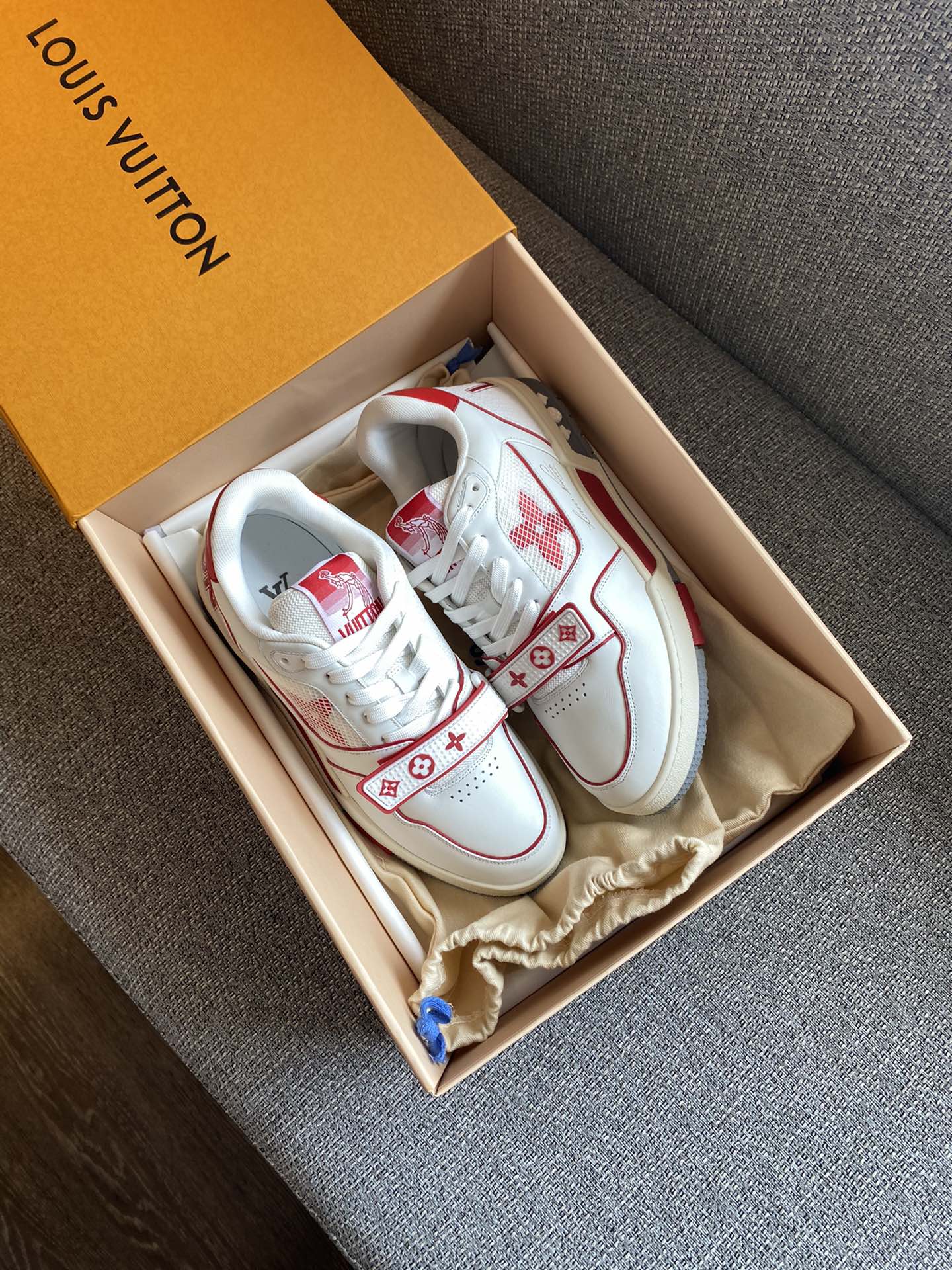 Louis Vuitton LV TRAINERS SNEAKER 9 - vstockx
