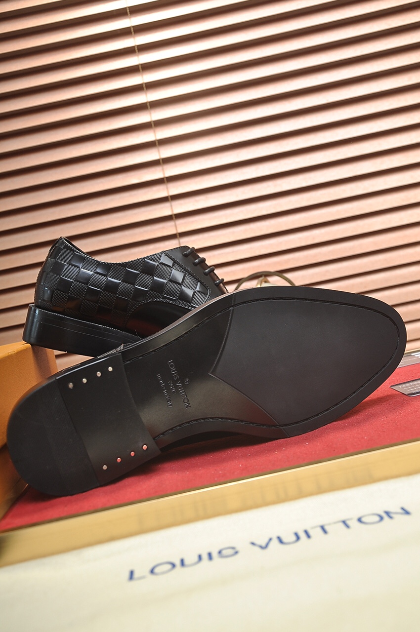 Louis Vuitton Leather Boots 45 - vstockx