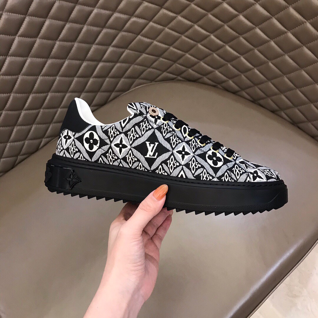 Louis Vuitton Low Top sneaker 44 - vstockx
