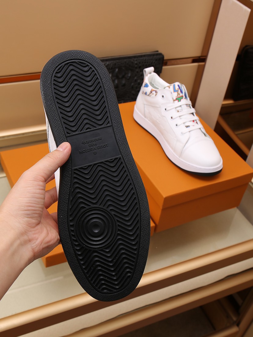 Louis Vuitton Low Top sneaker 3 - vstockx