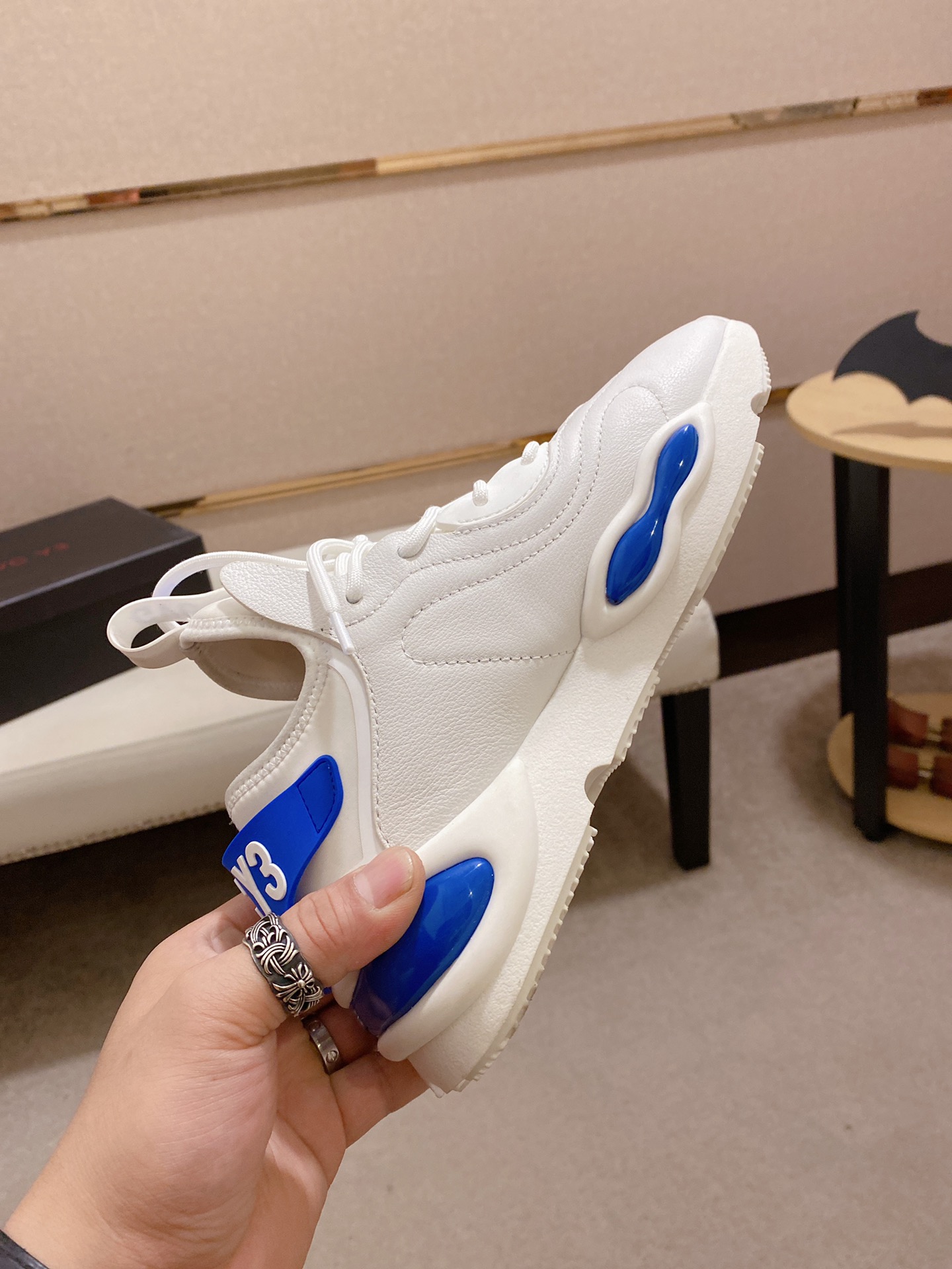 Y-3 Kaiwa Lace-Up Sneakers 1 - vstockx