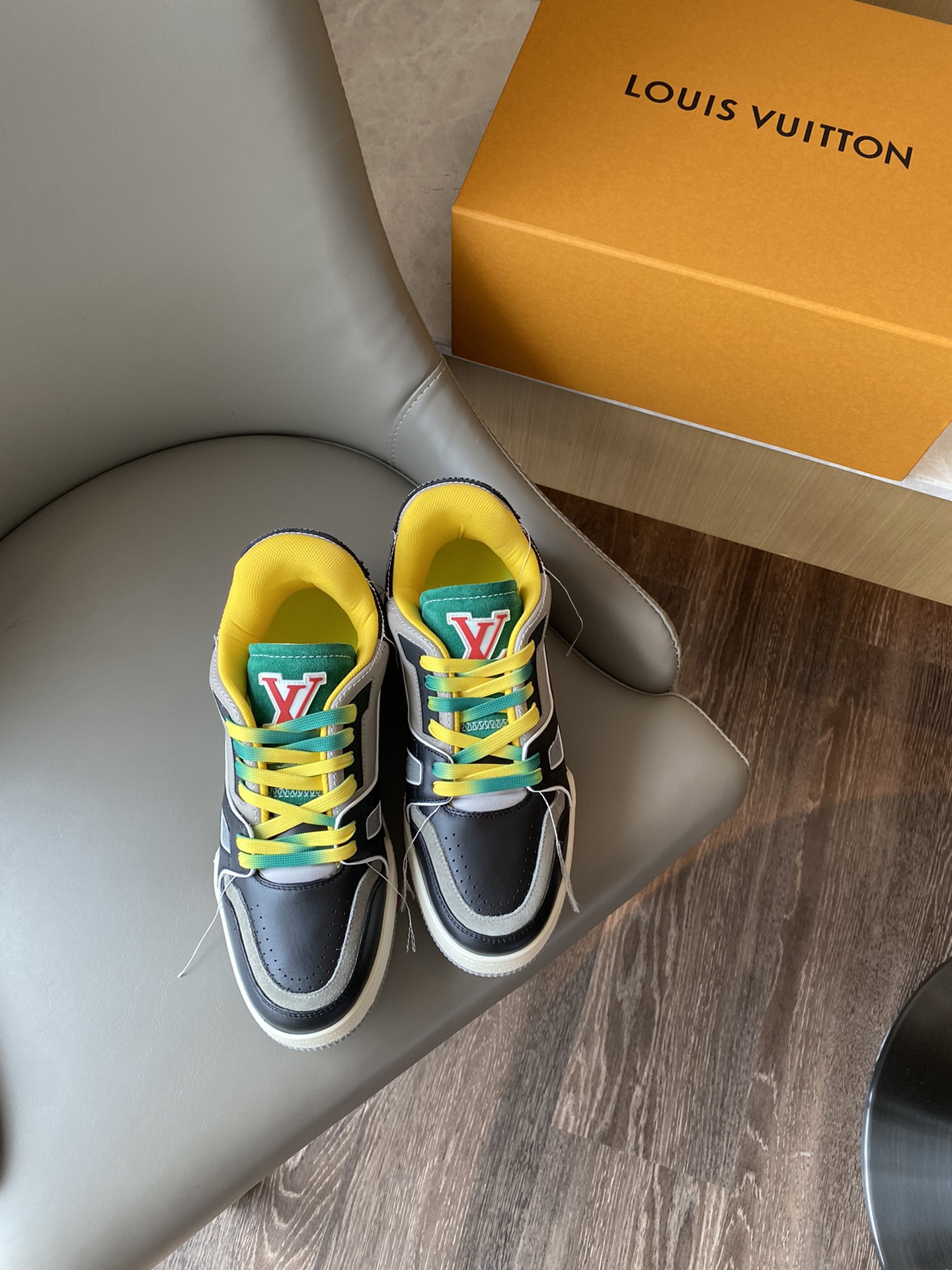 Louis Vuitton LV TRAINERS SNEAKER 9 - vstockx