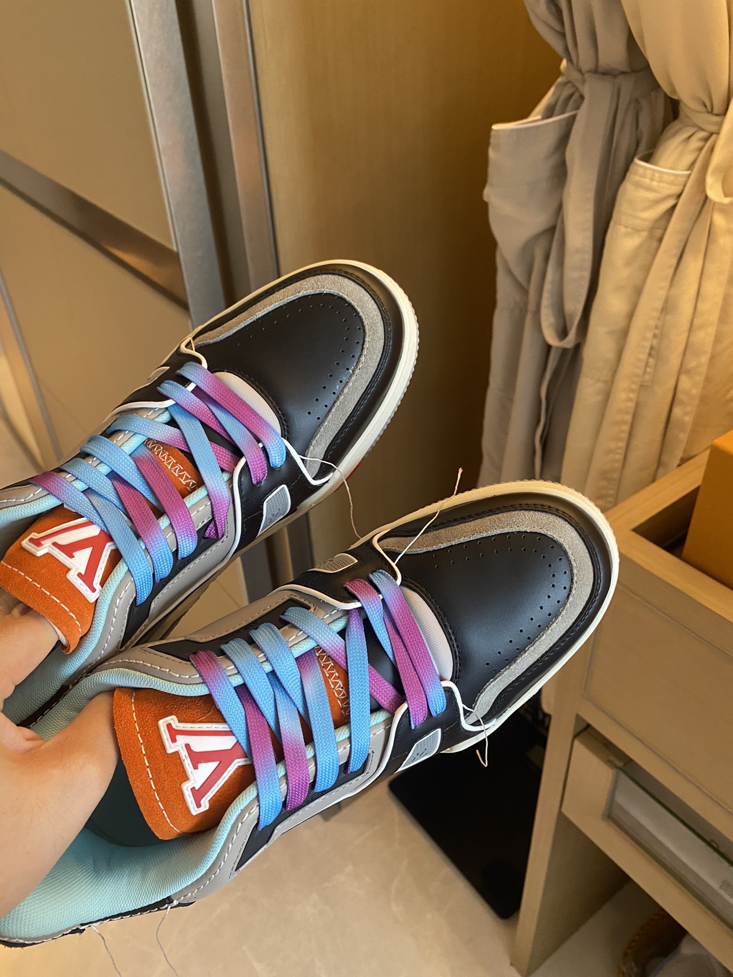 Louis Vuitton LV TRAINERS SNEAKER 9 - vstockx