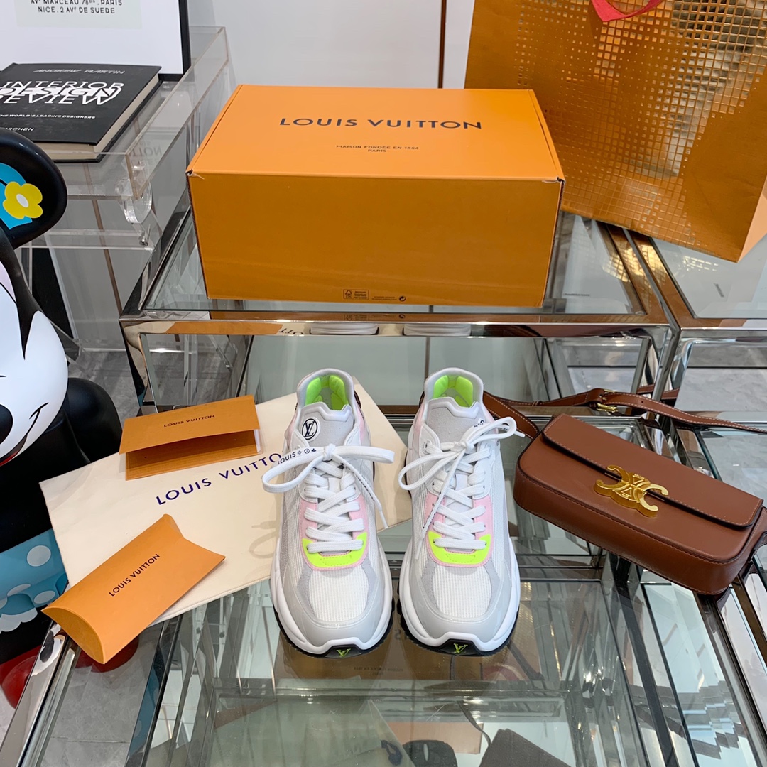 Louis Vuitton RUN 55 TRAINERS SNEAKER 3 - vstockx