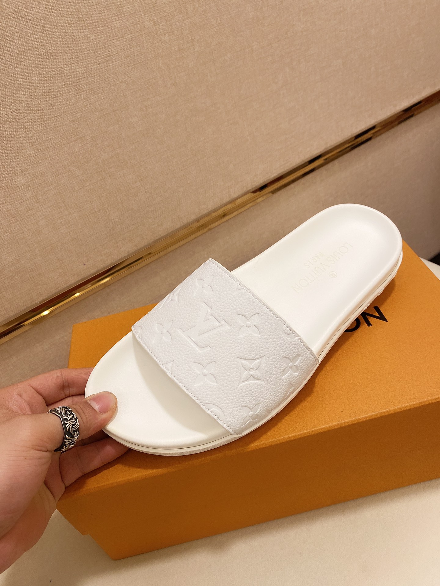 Louis Vuitton Slipper 14 - vstockx