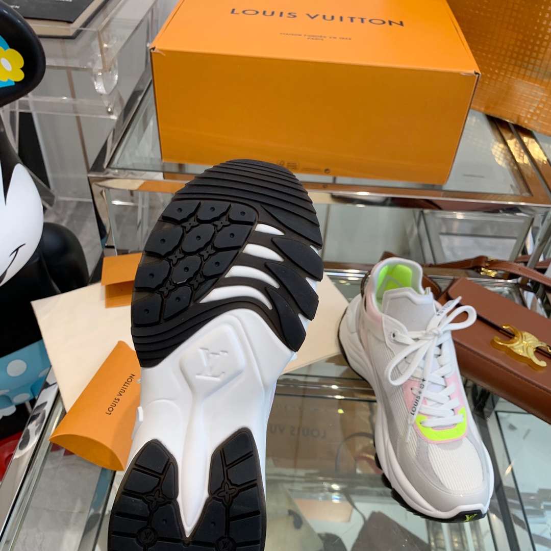 Louis Vuitton RUN 55 TRAINERS SNEAKER 3 - vstockx