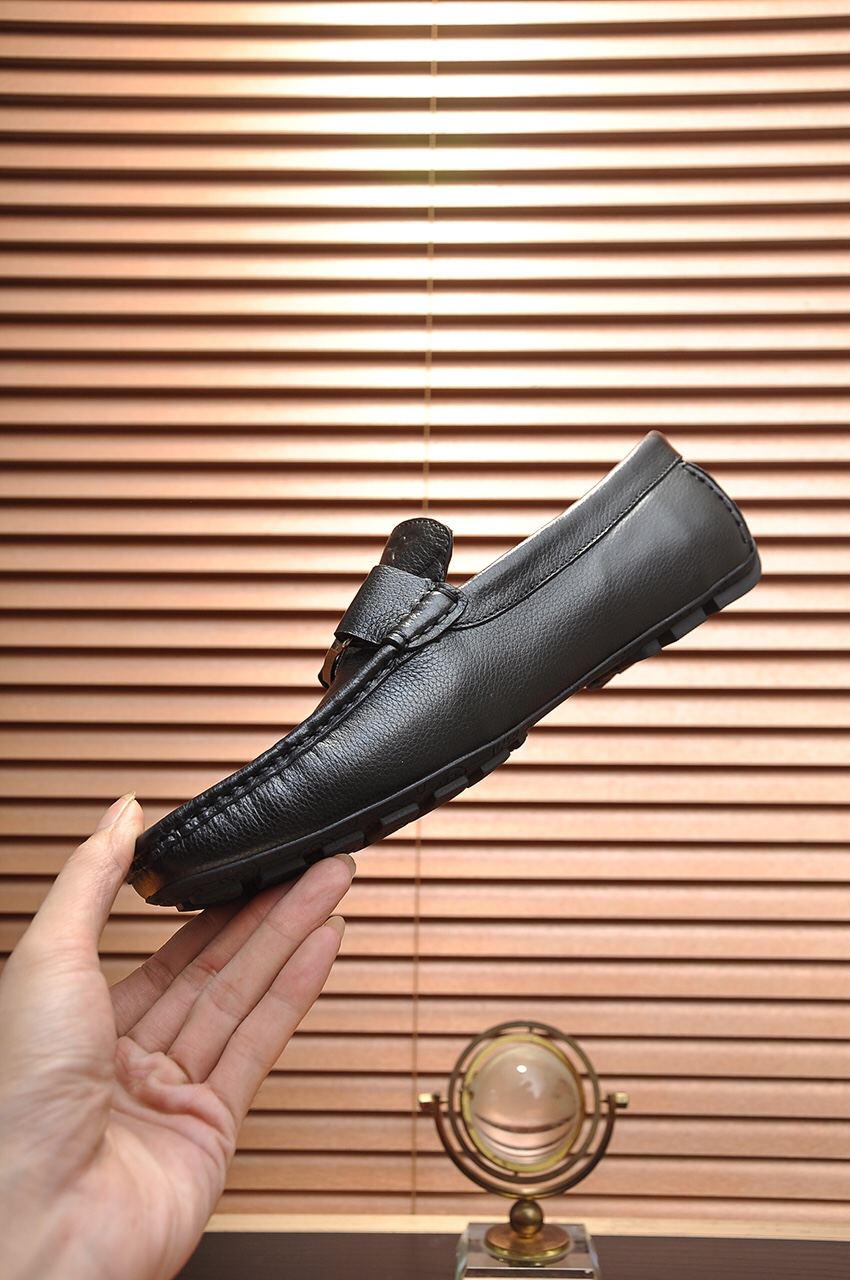 Louis Vuitton Leather Boots 2 - vstockx