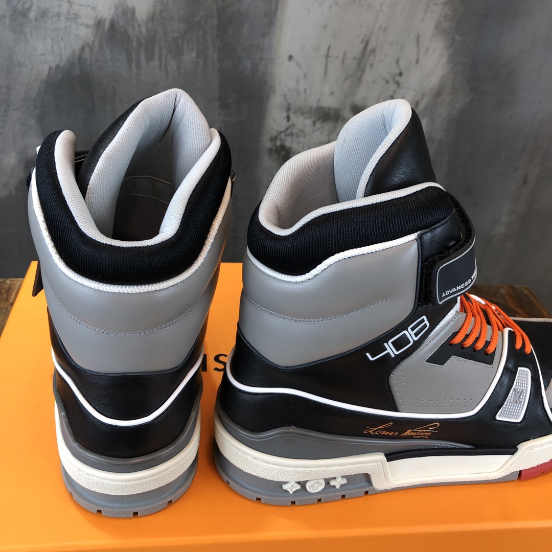 Louis Vuitton Trainer Sneakers 20 - vstockx