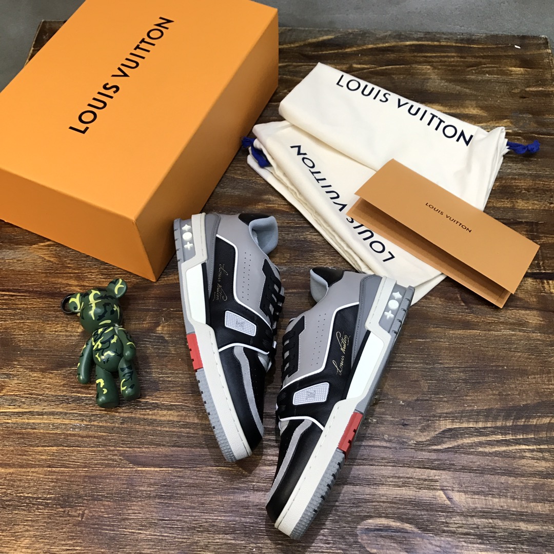 Louis Vuitton Trainer Sneakers 31 - vstockx