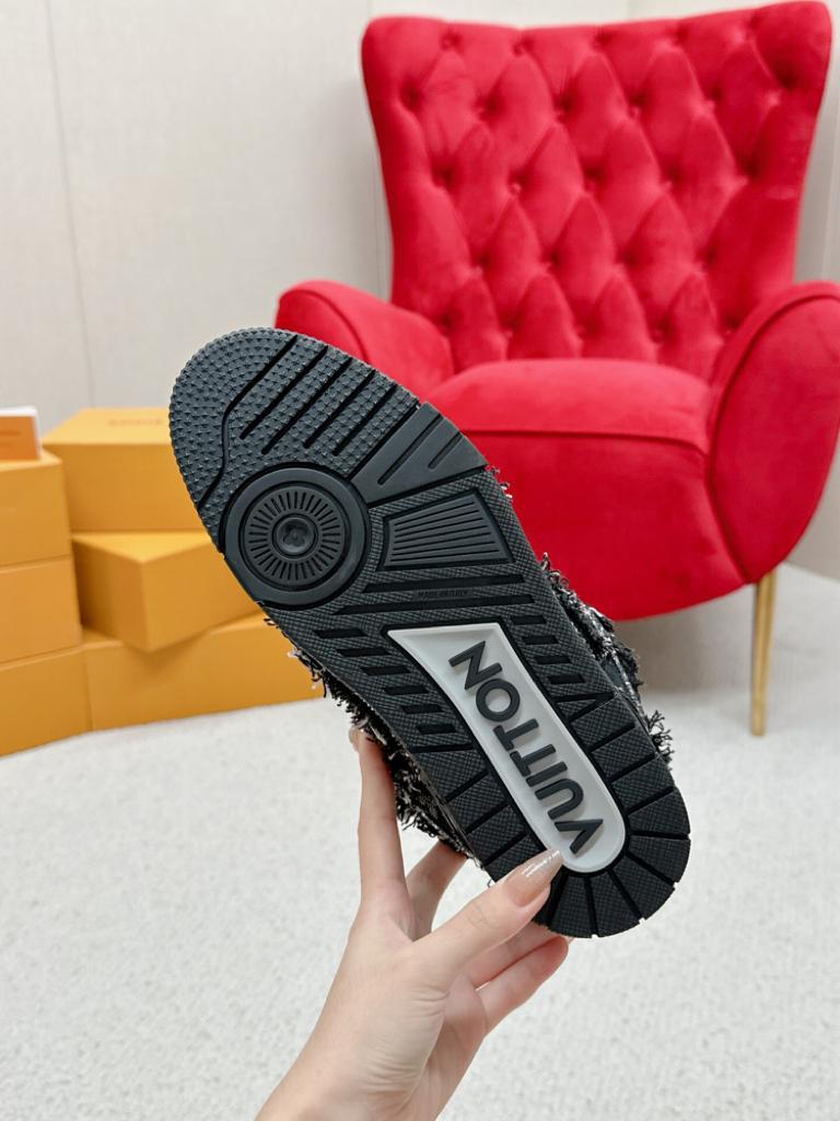 Louis Vuitton Skate Trainer Black Swarovski Monogran - vstockx