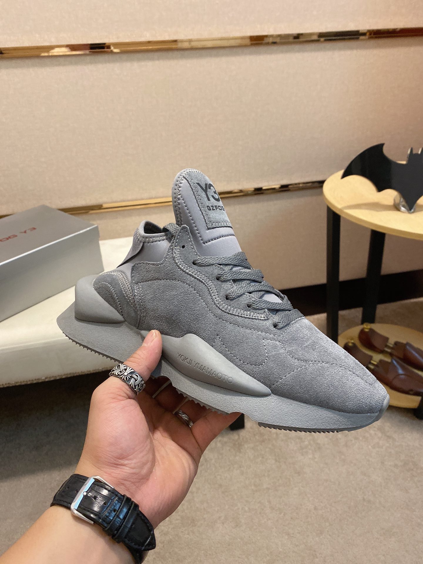 Y-3 Kaiwa Lace-Up Sneakers 46 - vstockx