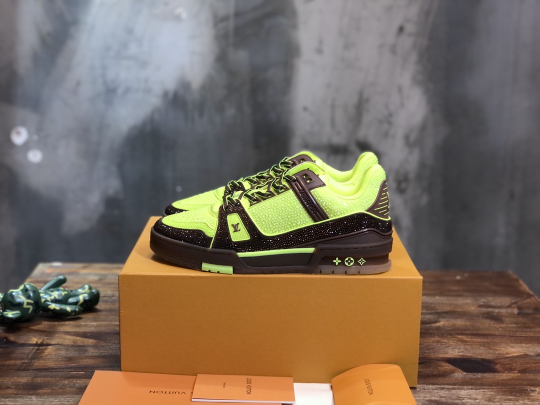 Louis Vuitton Trainer Sneakers 86 - vstockx