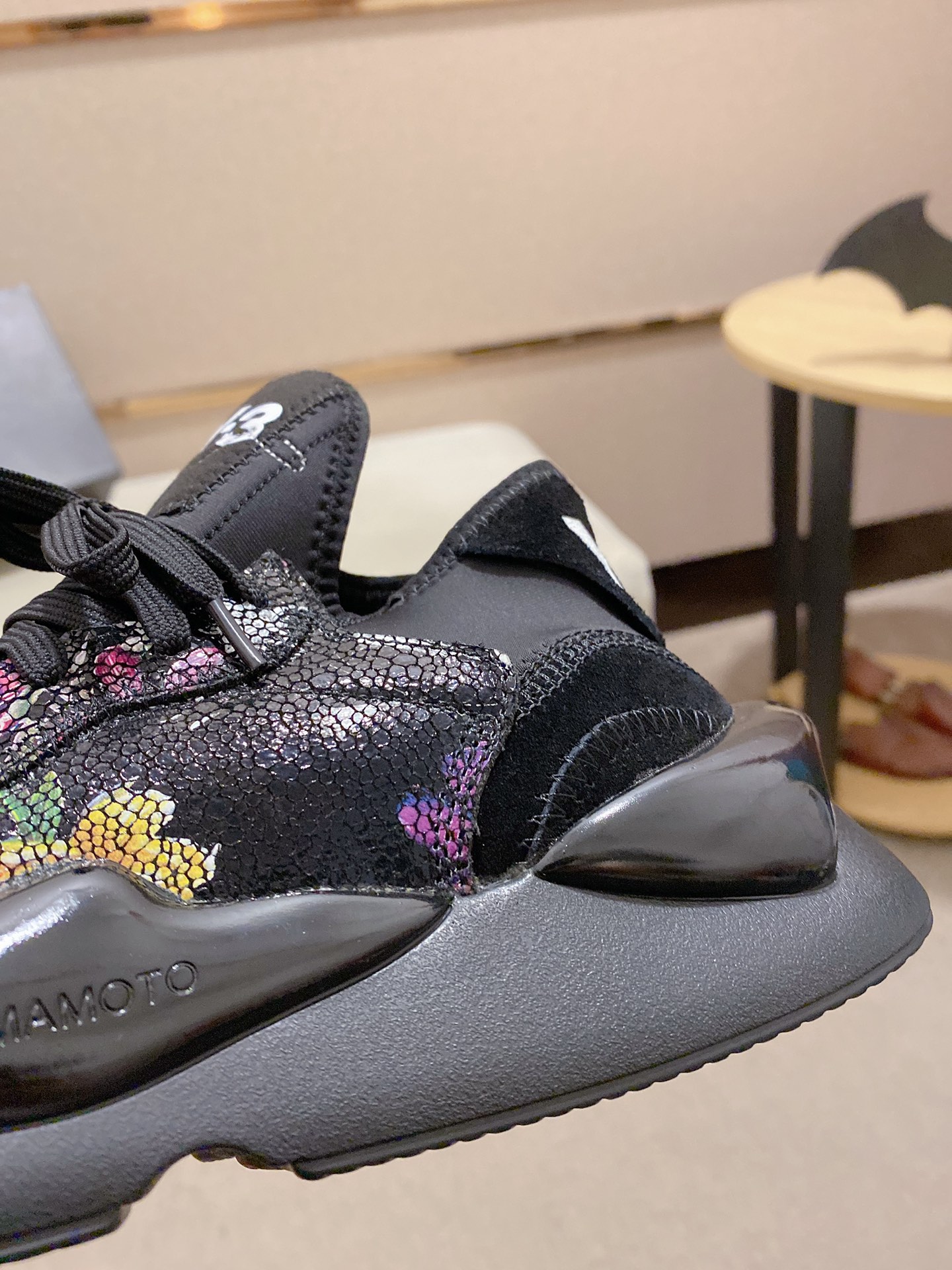 Y-3 Kaiwa Lace-Up Sneakers 16 - vstockx