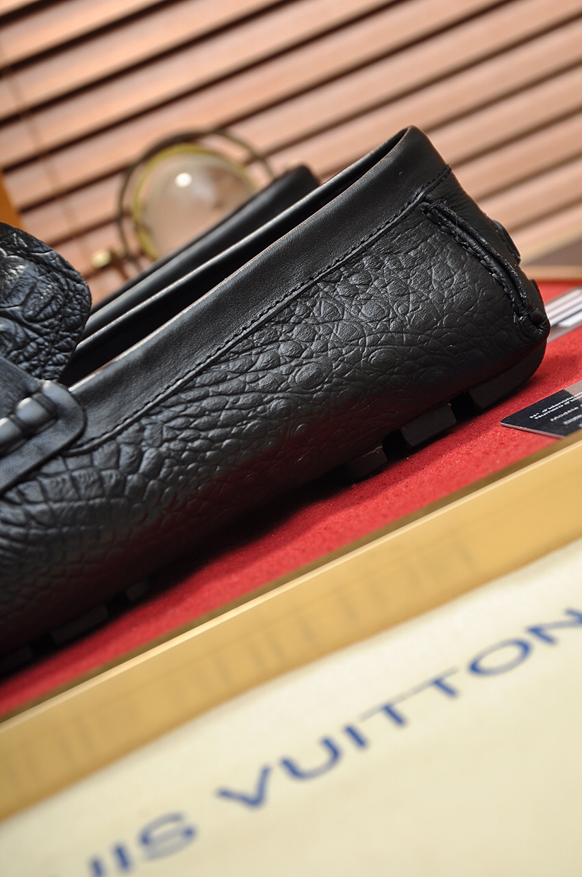 Louis Vuitton Leather Boots 4 - vstockx