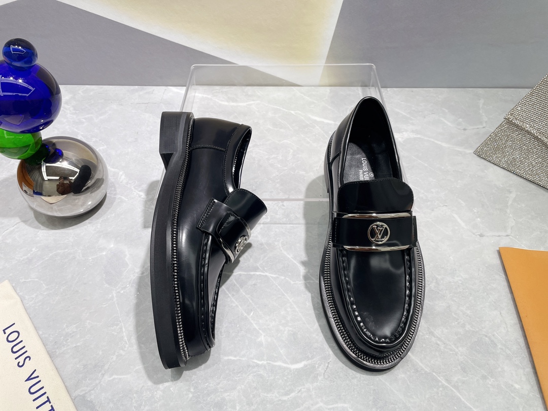 Louis Vuitton shoes WOMEN 3 - vstockx