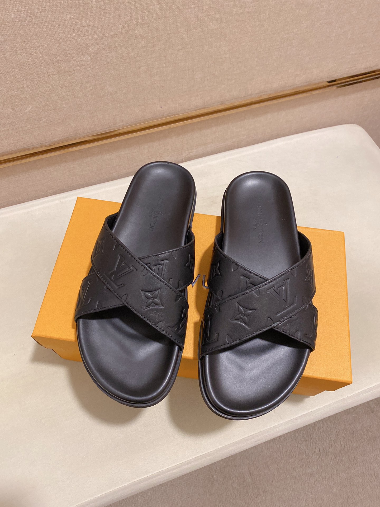 Louis Vuitton Slipper 10 - vstockx