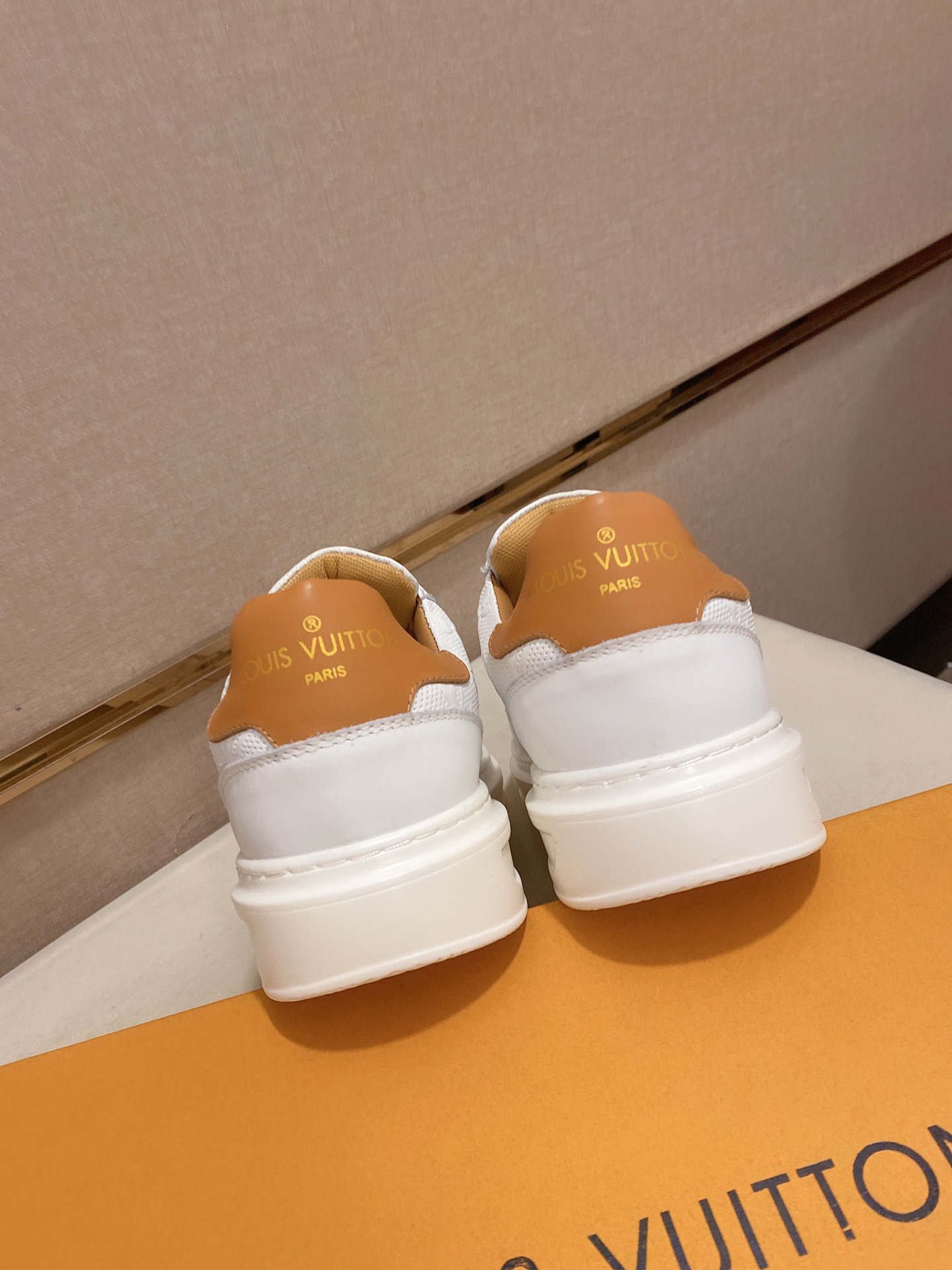 Louis Vuitton Low Top sneaker 118 - vstockx