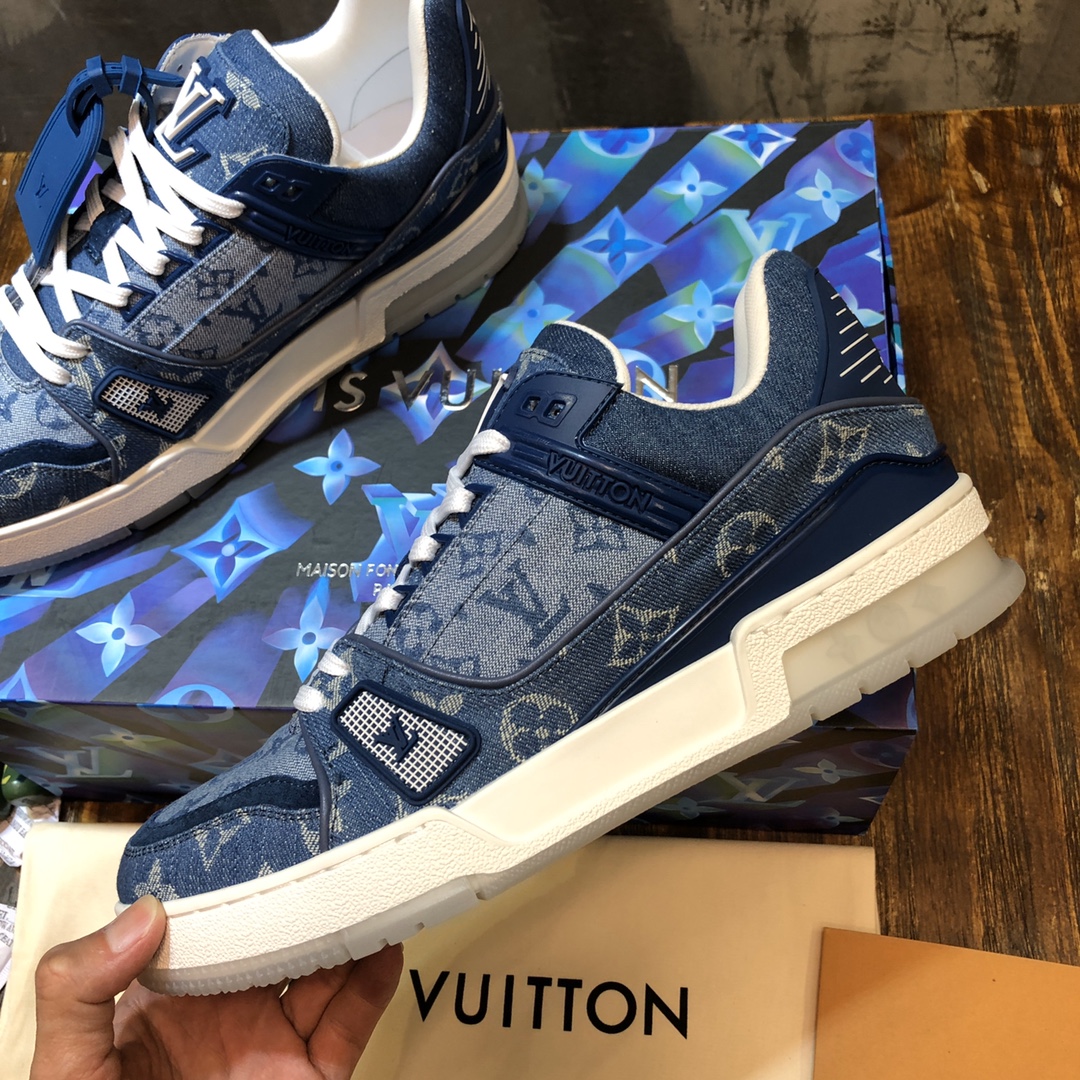 Louis Vuitton Trainer Sneakers 22 - vstockx