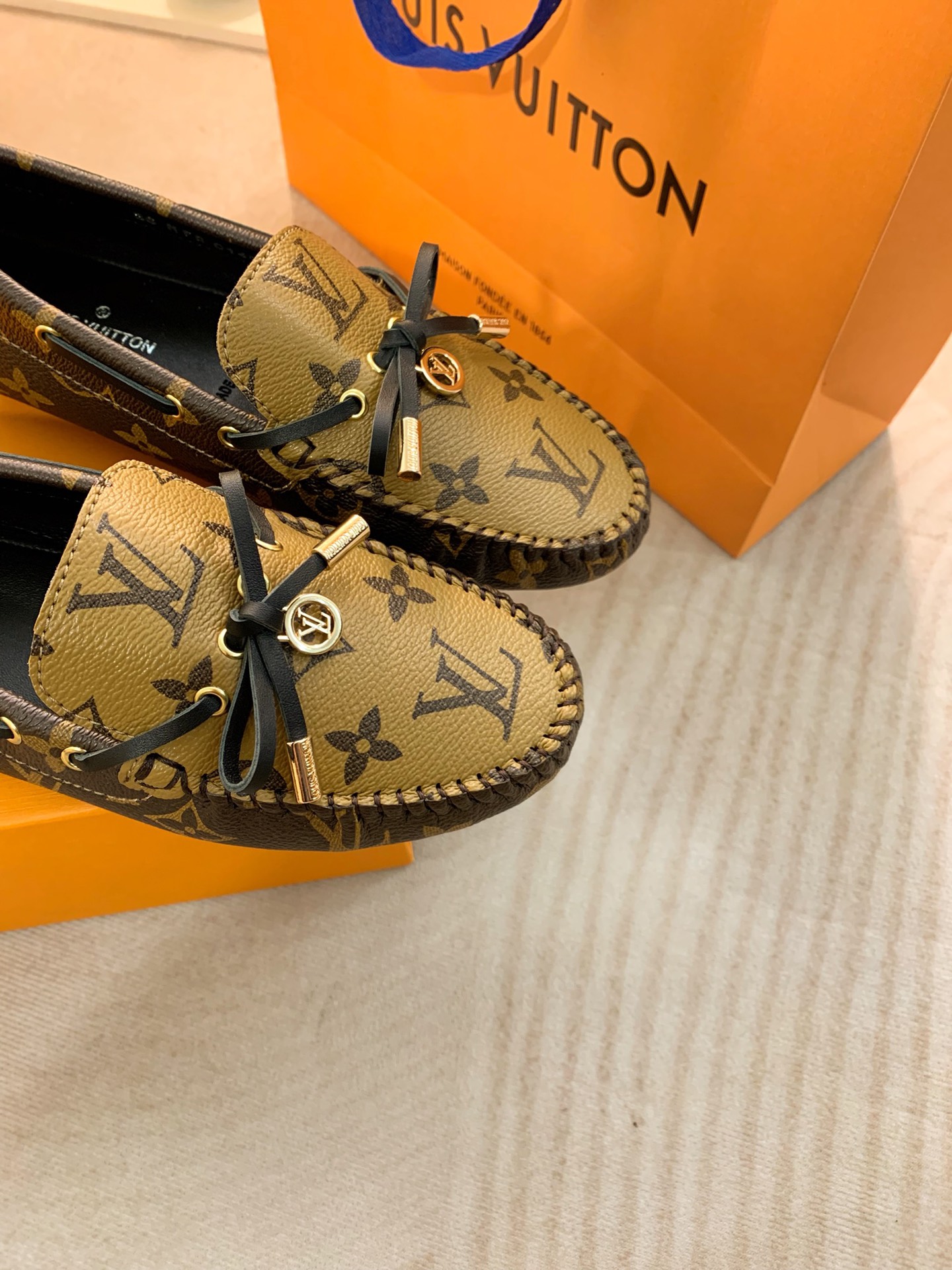 Louis Vuitton GLORIA FLAT LOAFERS WOMEN 11 - vstockx