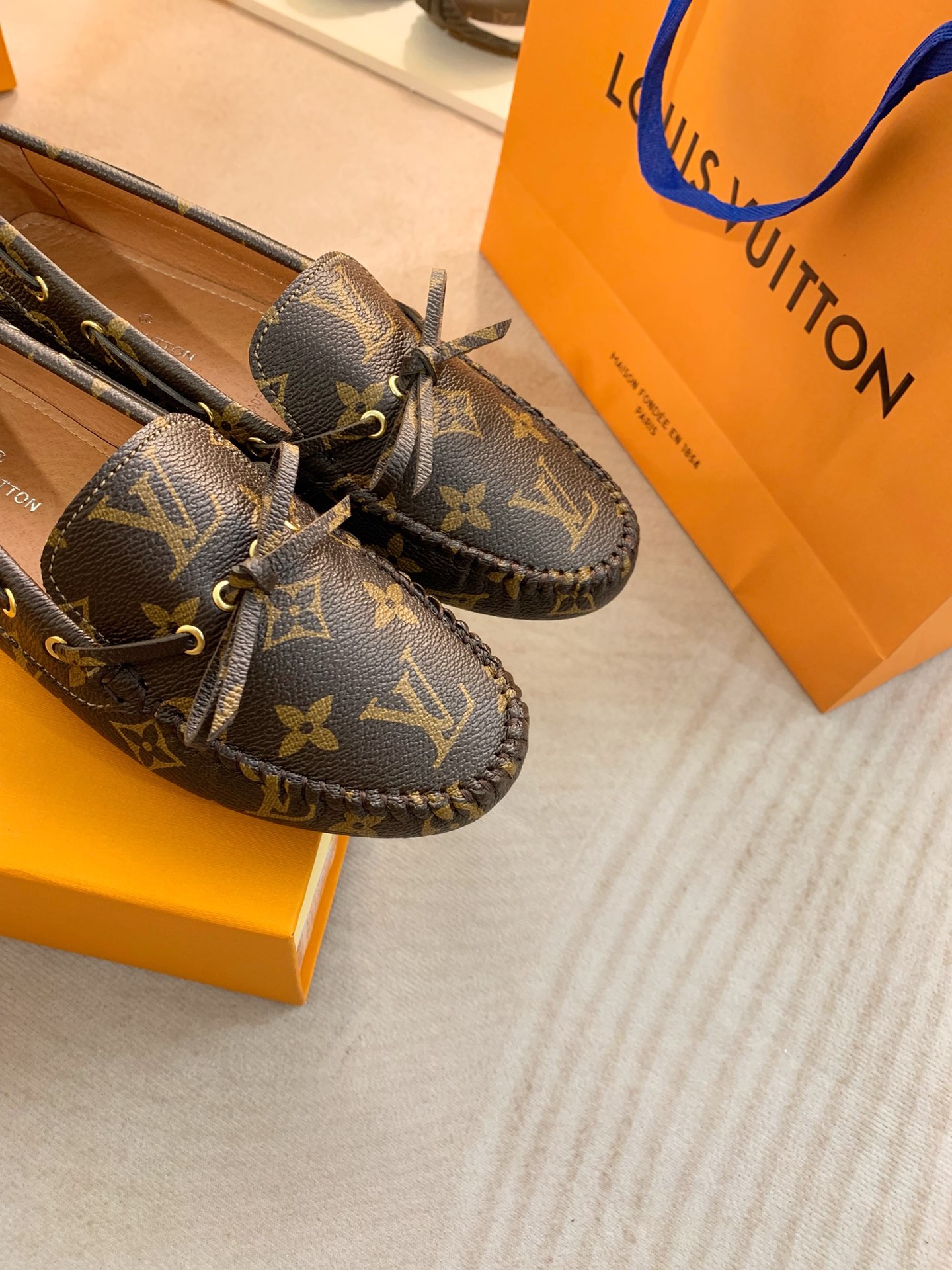 Louis Vuitton GLORIA FLAT LOAFERS WOMEN 11 - vstockx