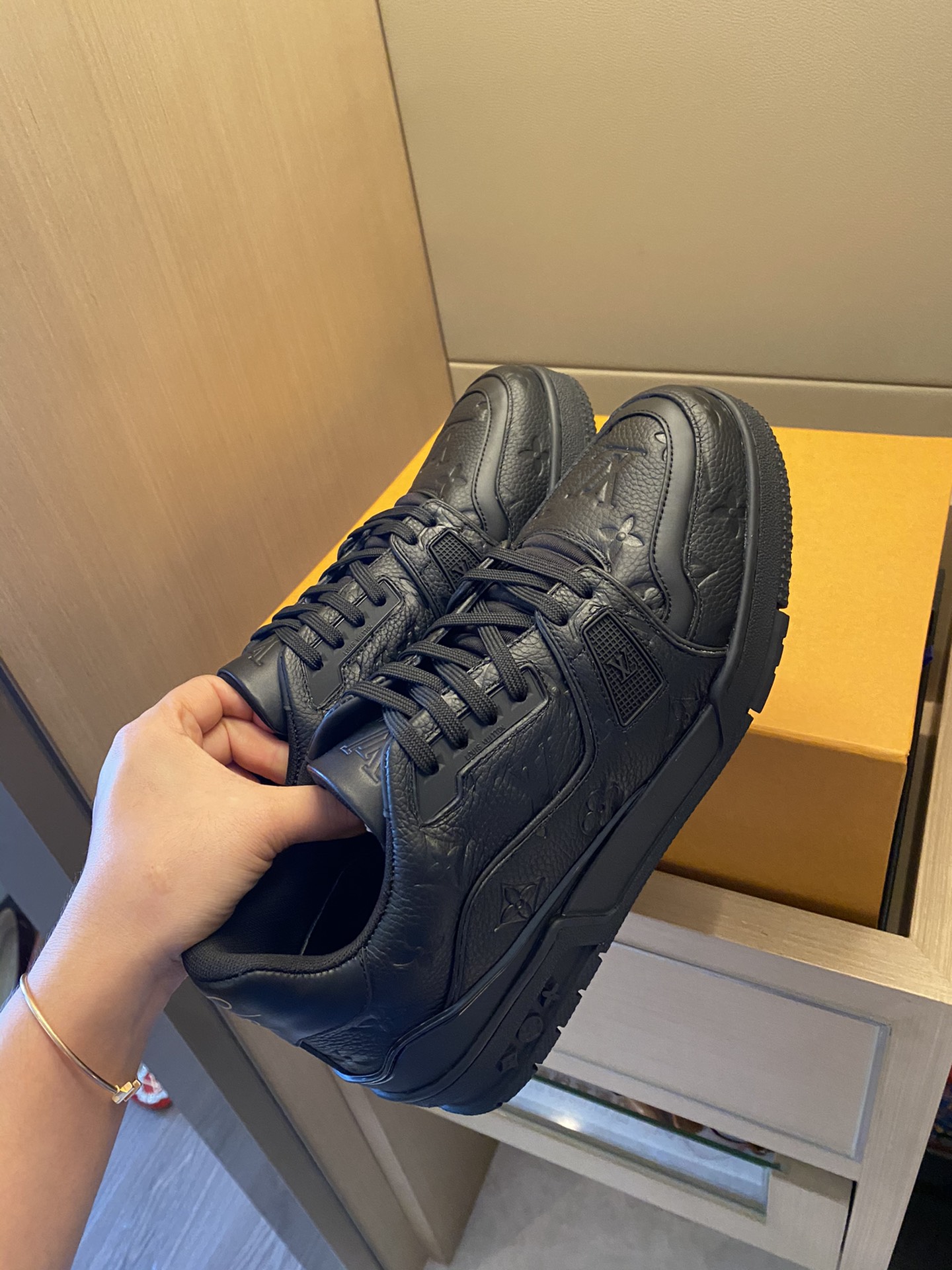 Louis Vuitton LV TRAINERS SNEAKER 9 - vstockx