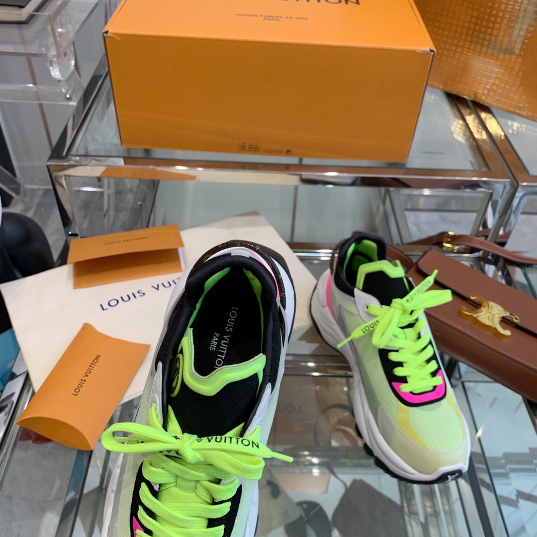 Louis Vuitton RUN 55 TRAINERS SNEAKER 3 - vstockx