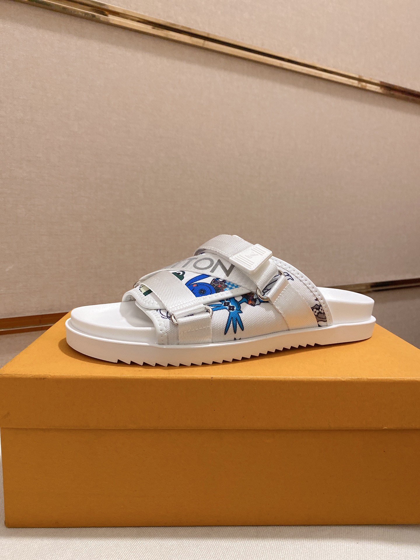 Louis Vuitton Honolulu Sneaker 9 - vstockx