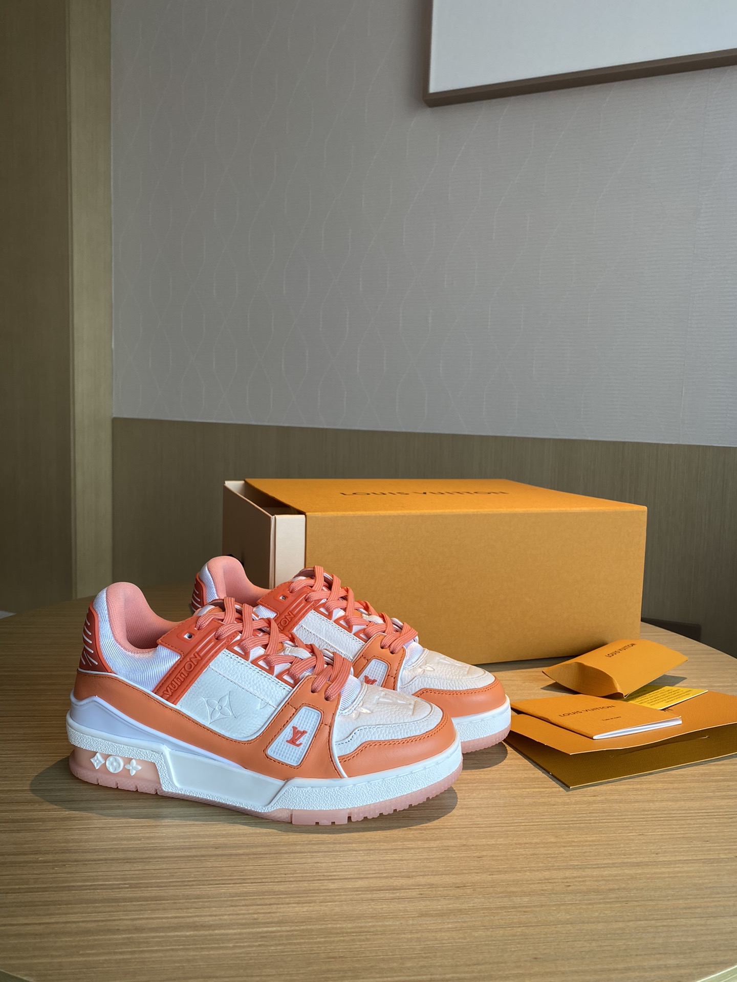 Louis Vuitton LV TRAINERS SNEAKER 9 - vstockx