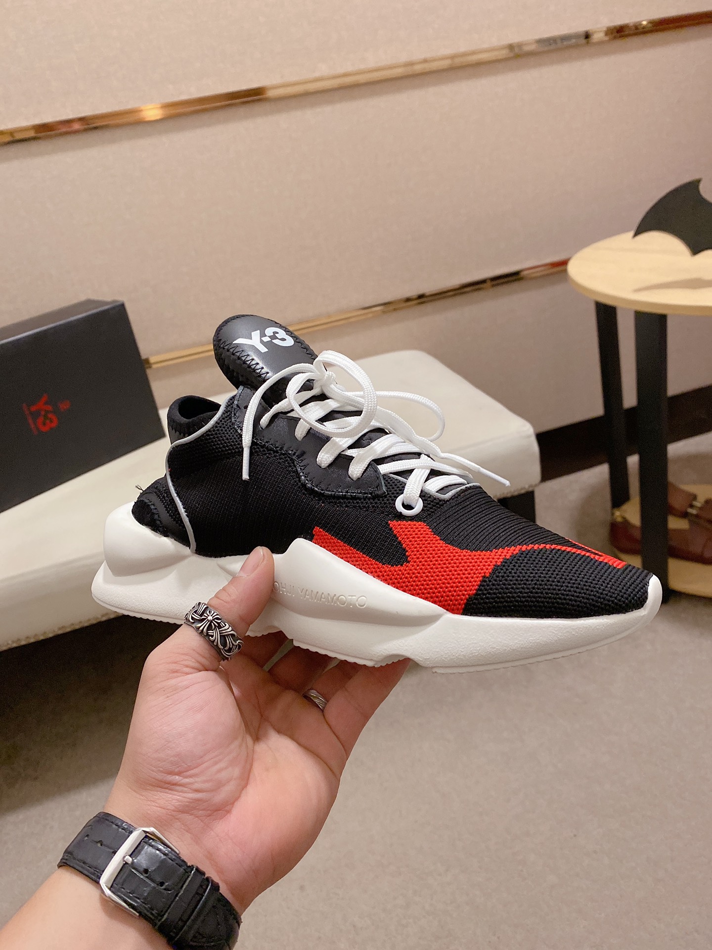 Y-3 Kaiwa Lace-Up Sneakers 13 - vstockx